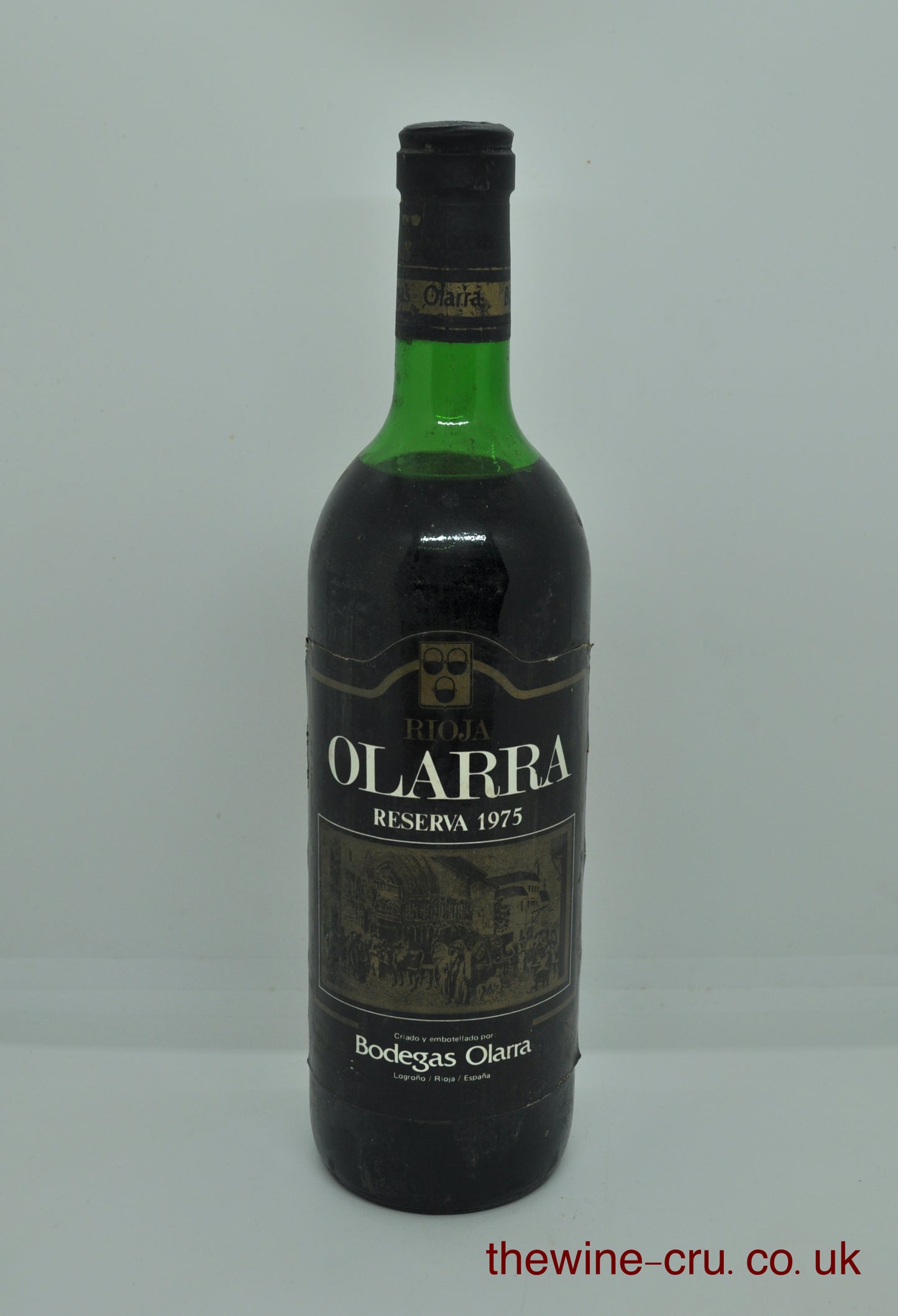 1975 vintage red wine. The bottle is in good general condition with the wine level top shoulder. Immediate delivery. Free local delivery. Gift wrapping available.