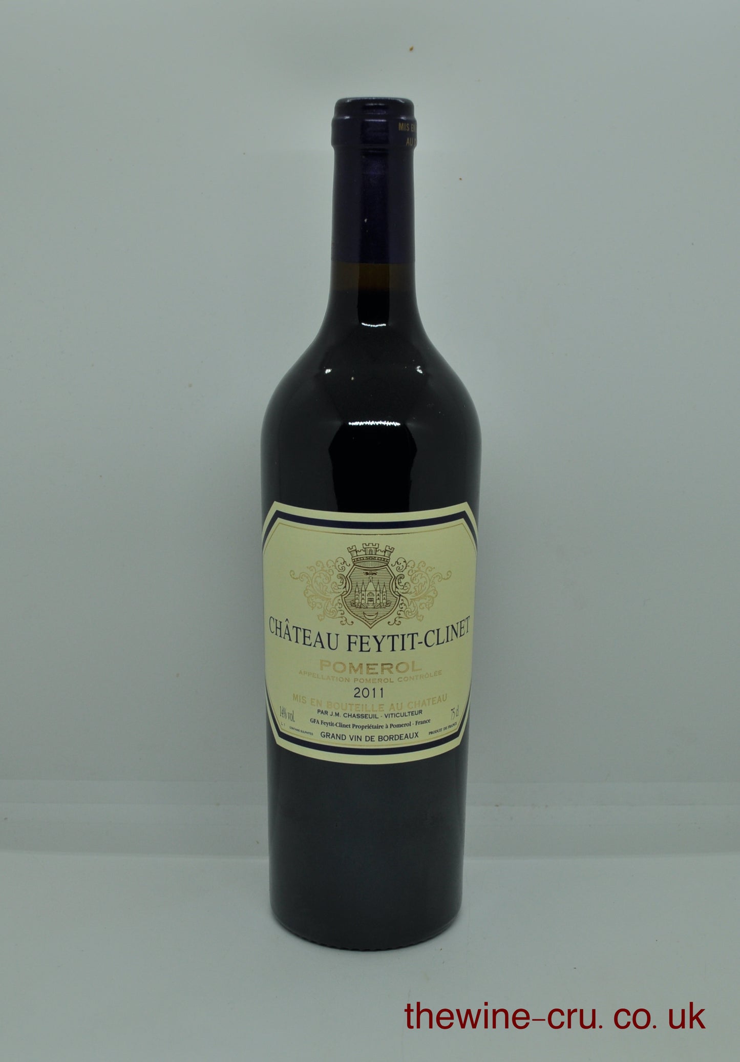 2011 vintage red wine from Pomerol. The bottle is in excellent condition. Immediate delivery. Free local delivery. Gift wrapping available.