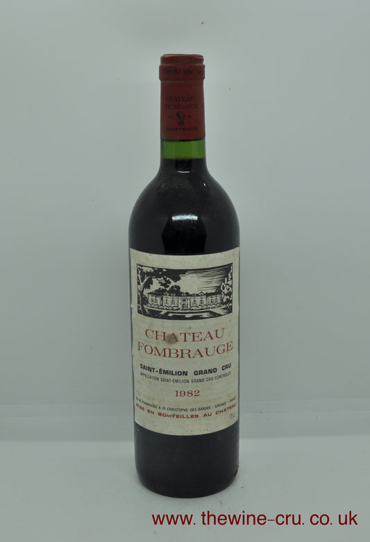 1982 vintage red wine. The bottle is in good general condition. Immediate delivery. Free local delivery. Gift wrapping available.