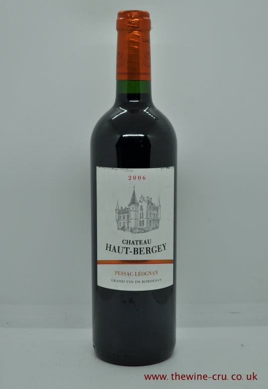 2006 vintage red wine. Chateau Haut Bergey France Bordeaux, The bottle is in excellent condition. Immediate delivery. Free local delivery. Gift wrapping available.