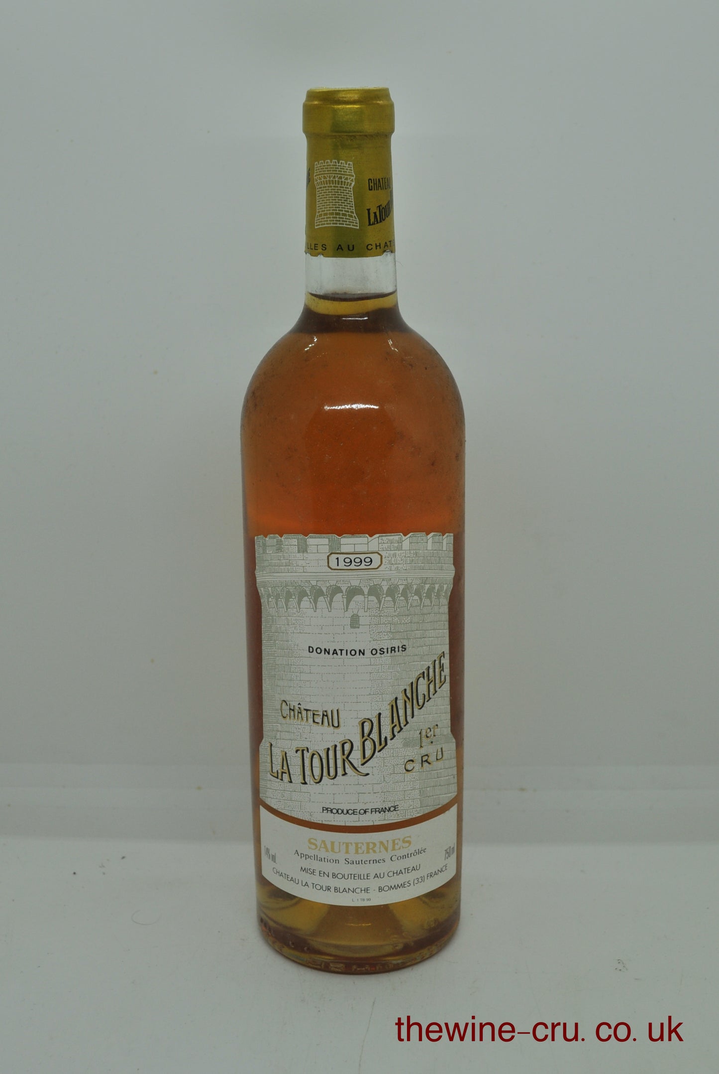 1999 vintage sweet white wine from Bordeaux. The bootle is in good condition. Immediate delivery. Free local delivery. Gift wrapping available.