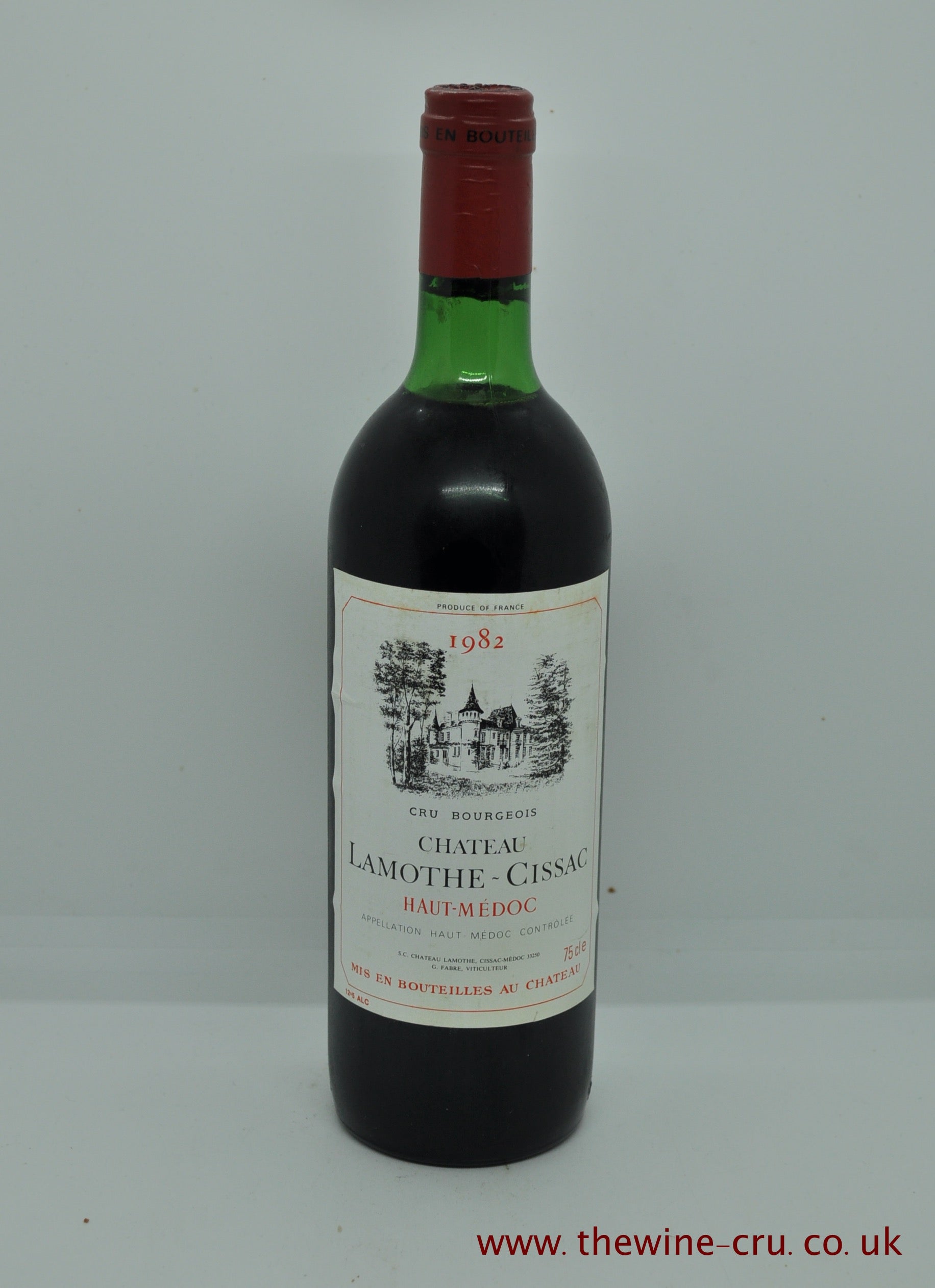 1982 vintage red wine from Bordeaux, France. The bottle is in good condition with the wine level top shoulder. Immediate delivery. Free local delivery. Gift wrapping available.