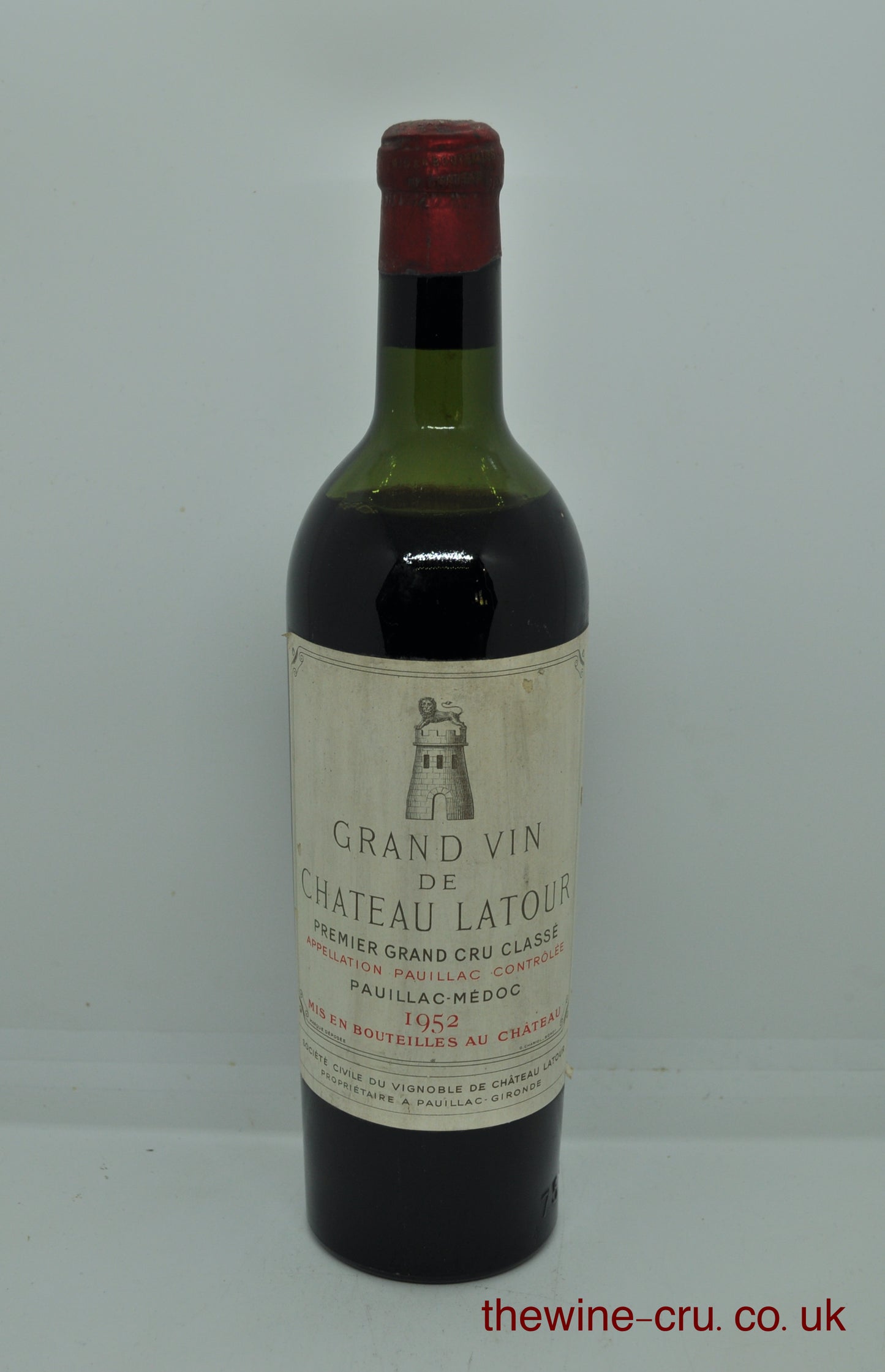 1952 vintage red wine. The bottle is in good condition with the wine level being id shoulder. Immediate delivery. Free local delivery. Gift wrapping available.