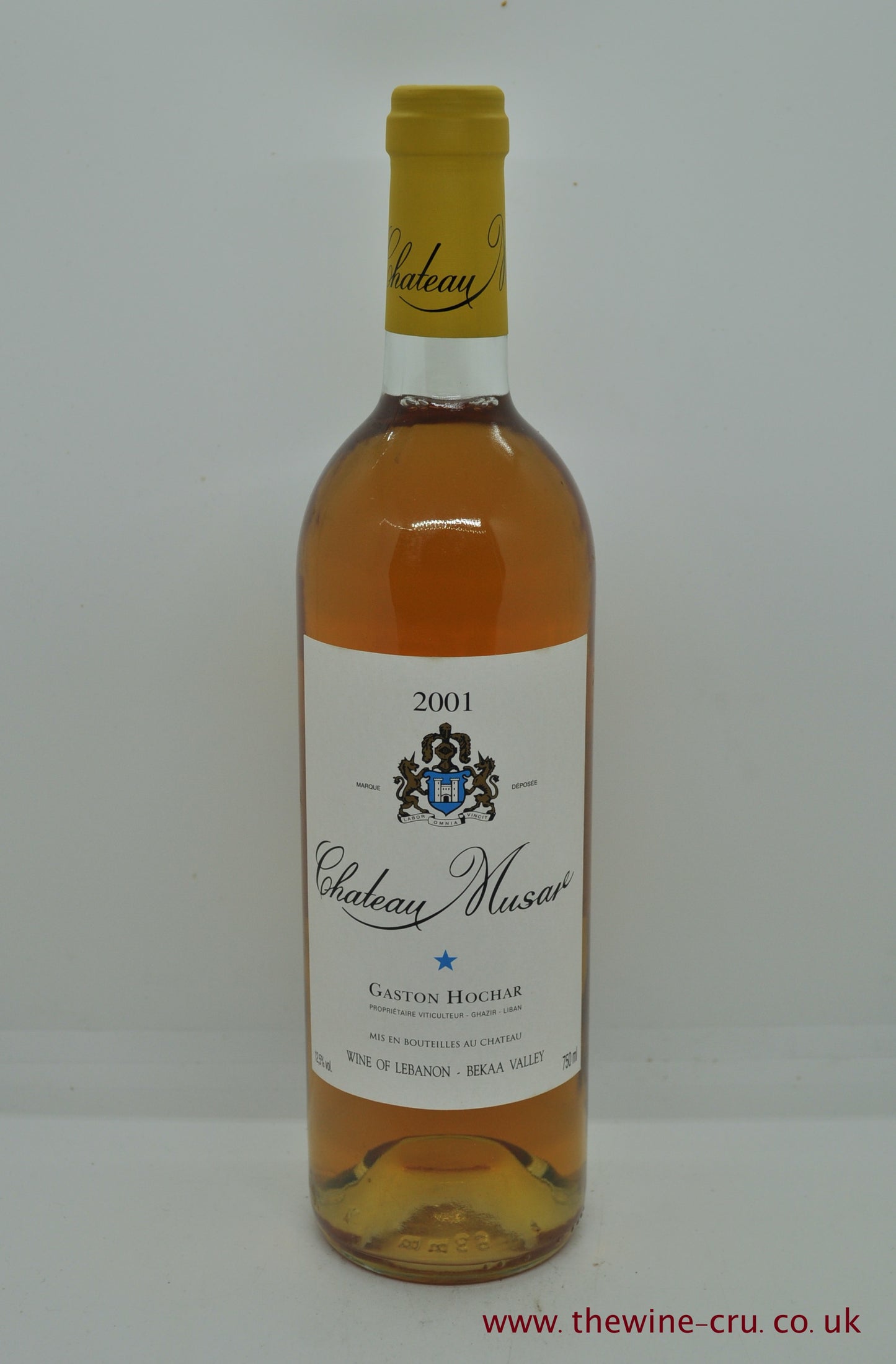 2001 vintage white wine. The bottle is in excellent condition. Immediate delivery. free local delivery. Gift wrapping available.