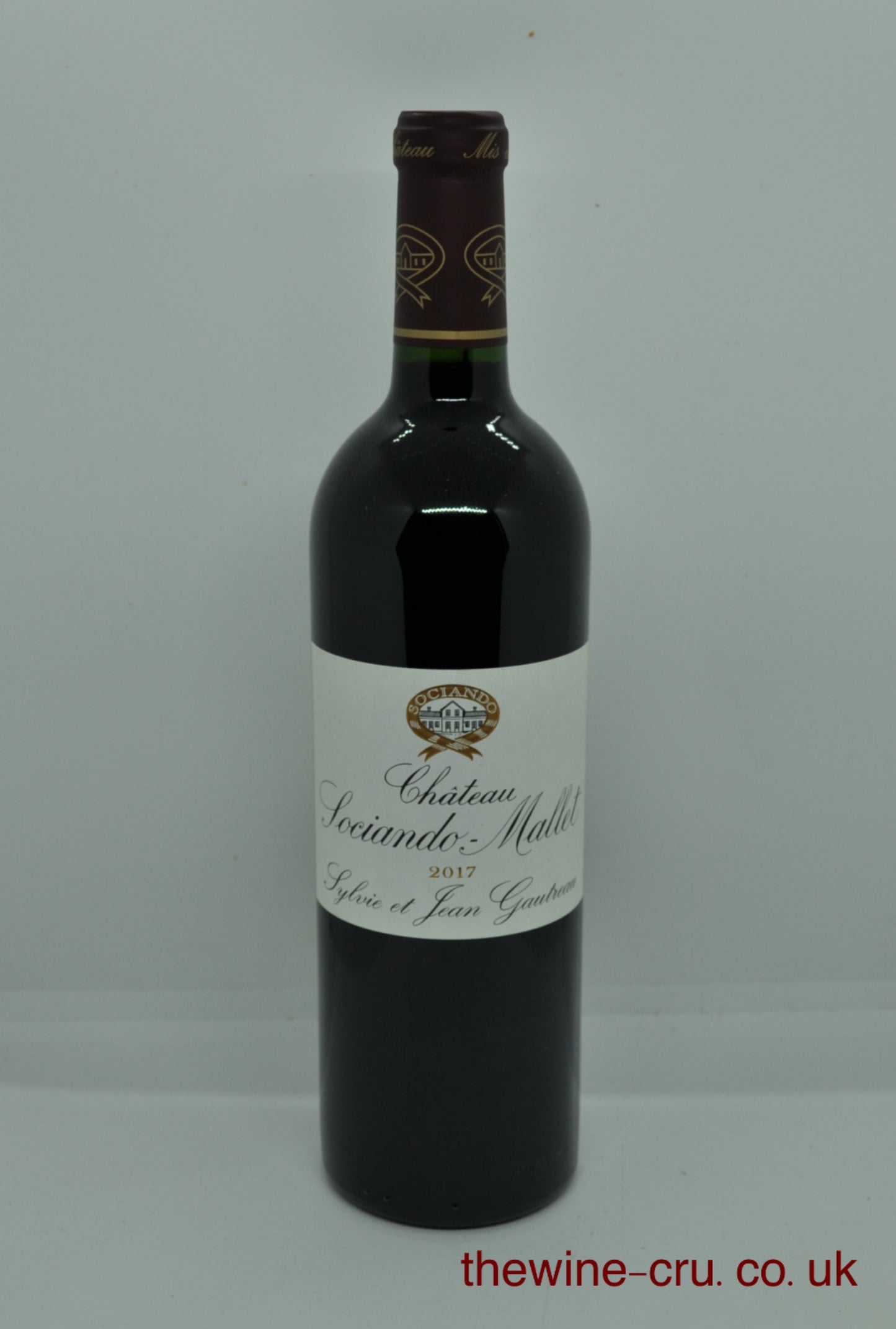 2017 vintage red wine. The bottle is in excellent condition. Immediate delivery. Free local delivery. Gift wrapping available.