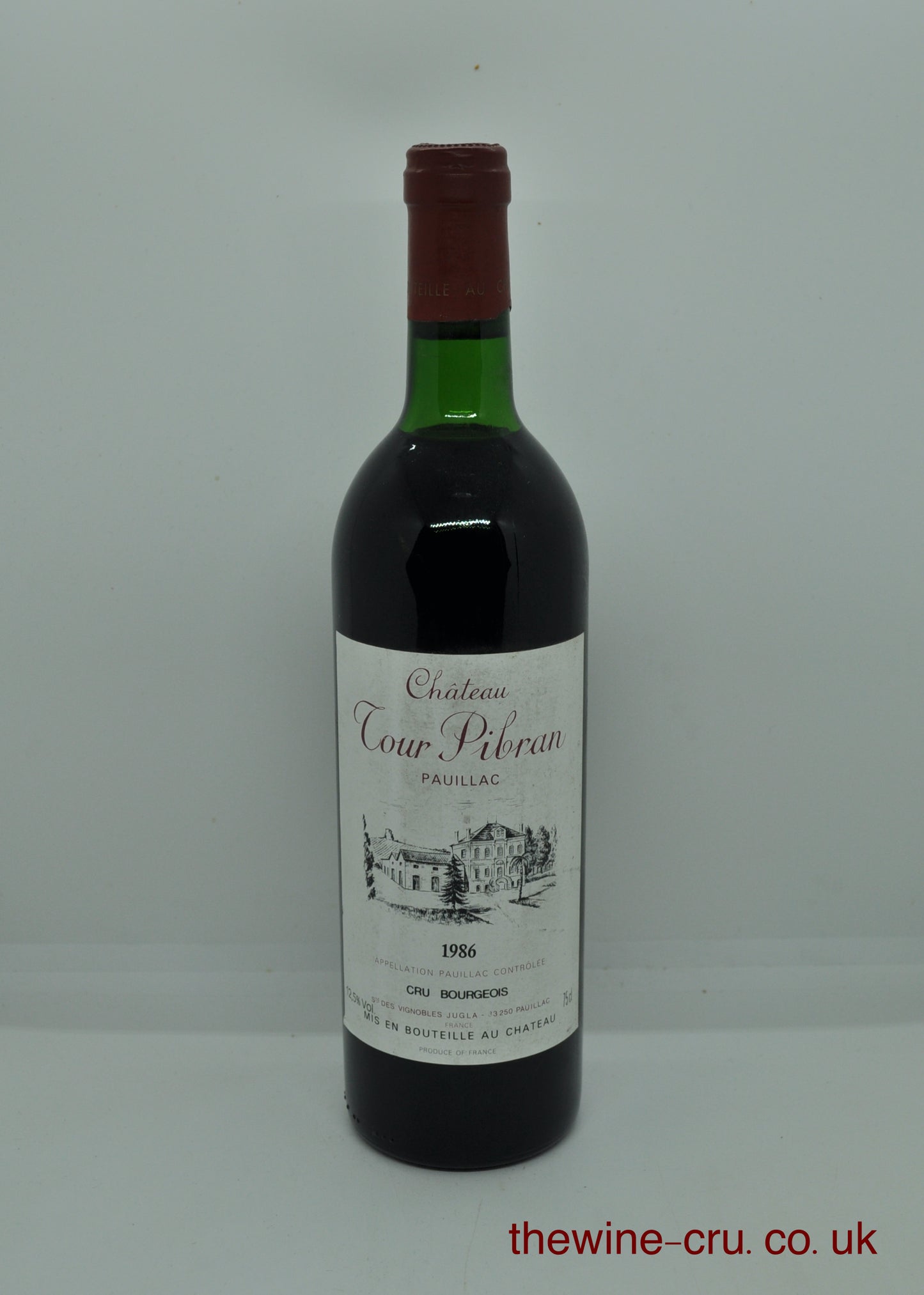 1986 vintage red wine. The bottle is in good condition with the wine level of very top shoulder. Immediate delivery. Free local delivery. Gift wrapping available.