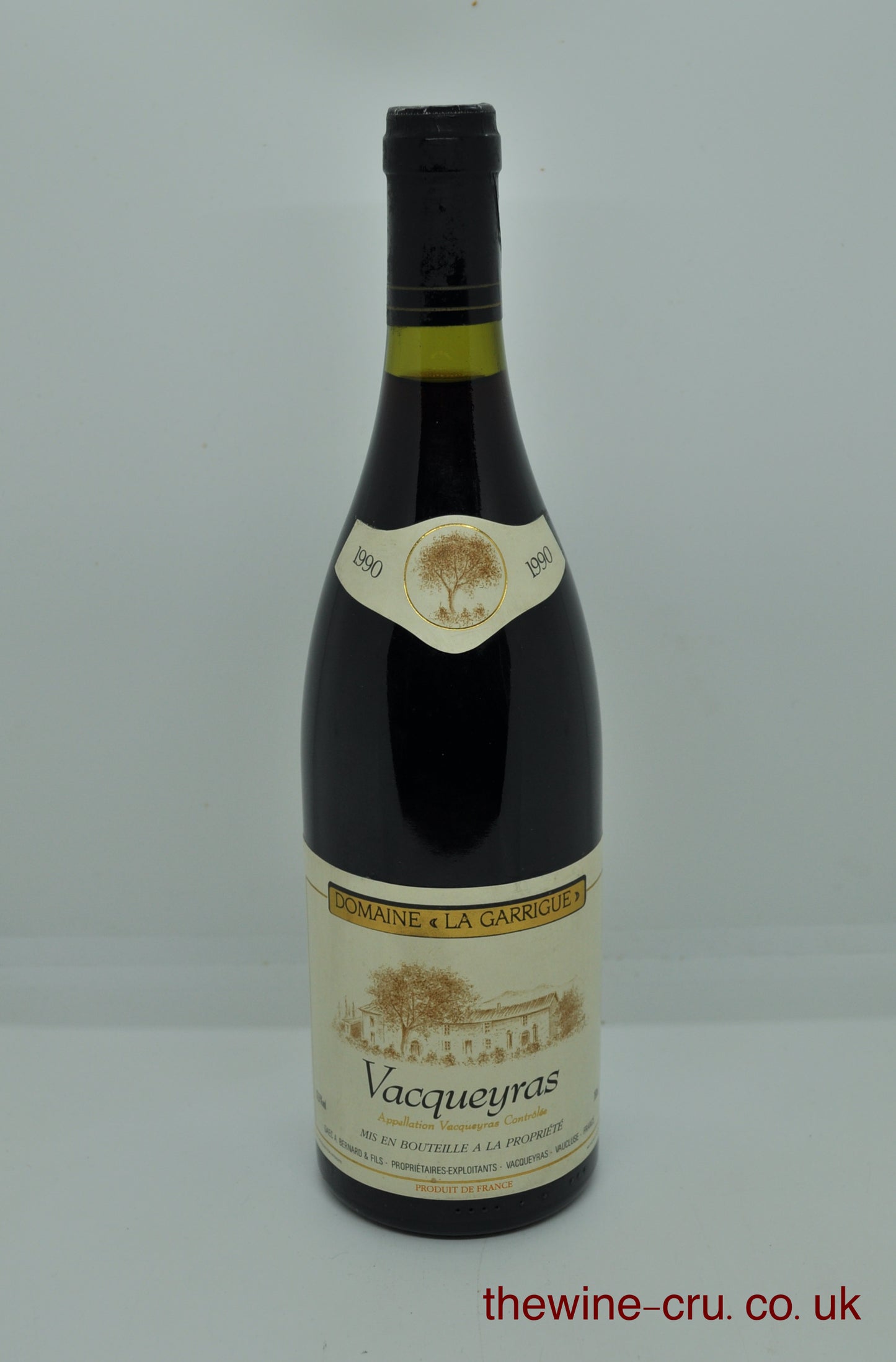 1990 vintage red wine. The bottle is in good condition. Immediate delivery. Free local deliver. Gift wrapping available.