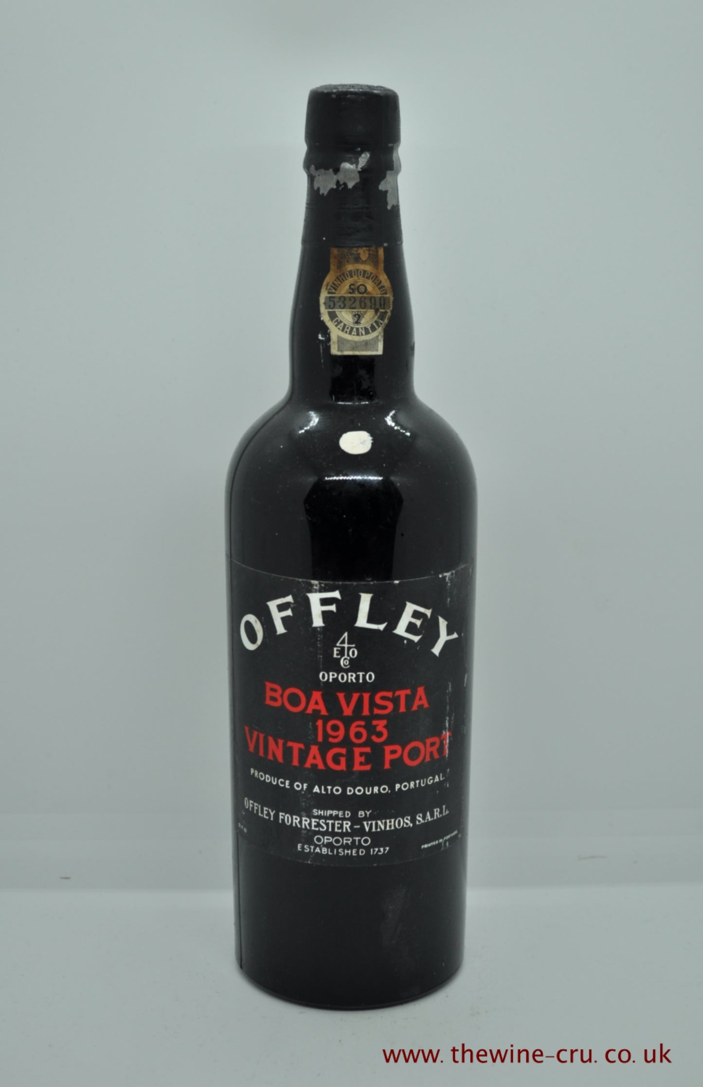 A bottle of 1963 vintage port wine. Offley Boa Vista Vintage Port. The bottle is in good condition with the level being base of neck. Immediate delivery. free local delivery. Gift wrapping available.