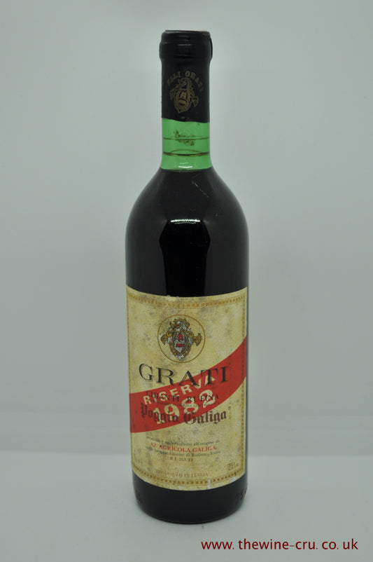 1982 vintage red wine. The bottle is in good genera condition. With the wine level being base of neck. Immediate delivery. Fee local deliver. Gift wrapping available.