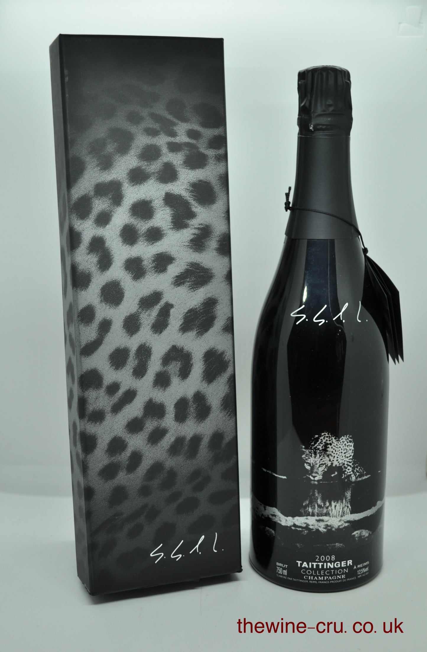 2008 vintage champagne. Part of the Taittinger collection. Bottle in excellent condition and with its original box which has some damage to it. Immediate delivery. Free local delivery. Gift wrapping available.