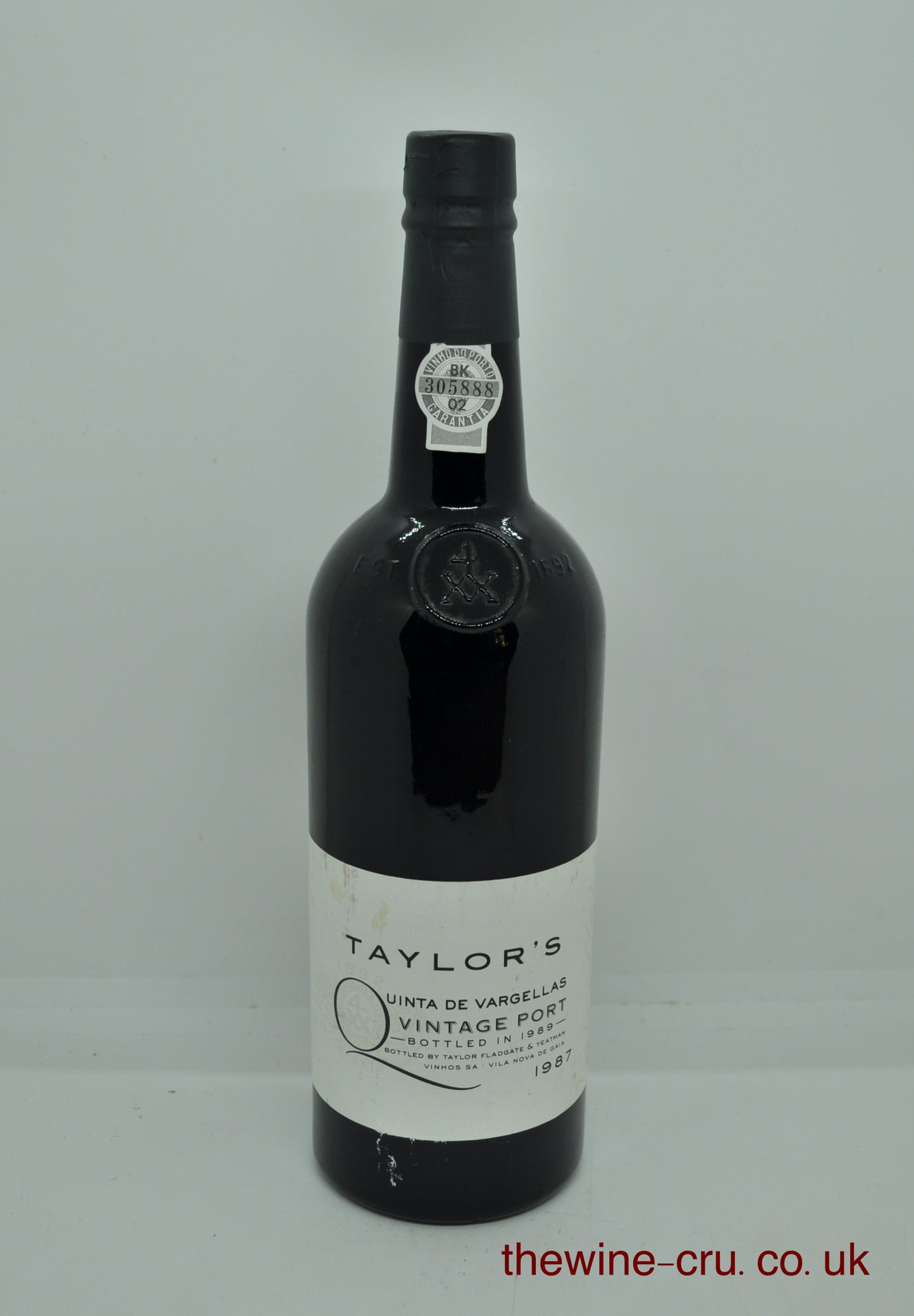1987 vintage port wine. The bottle is in excellent condition. Immediate delivery. Free local delivery. Gift rapping available.