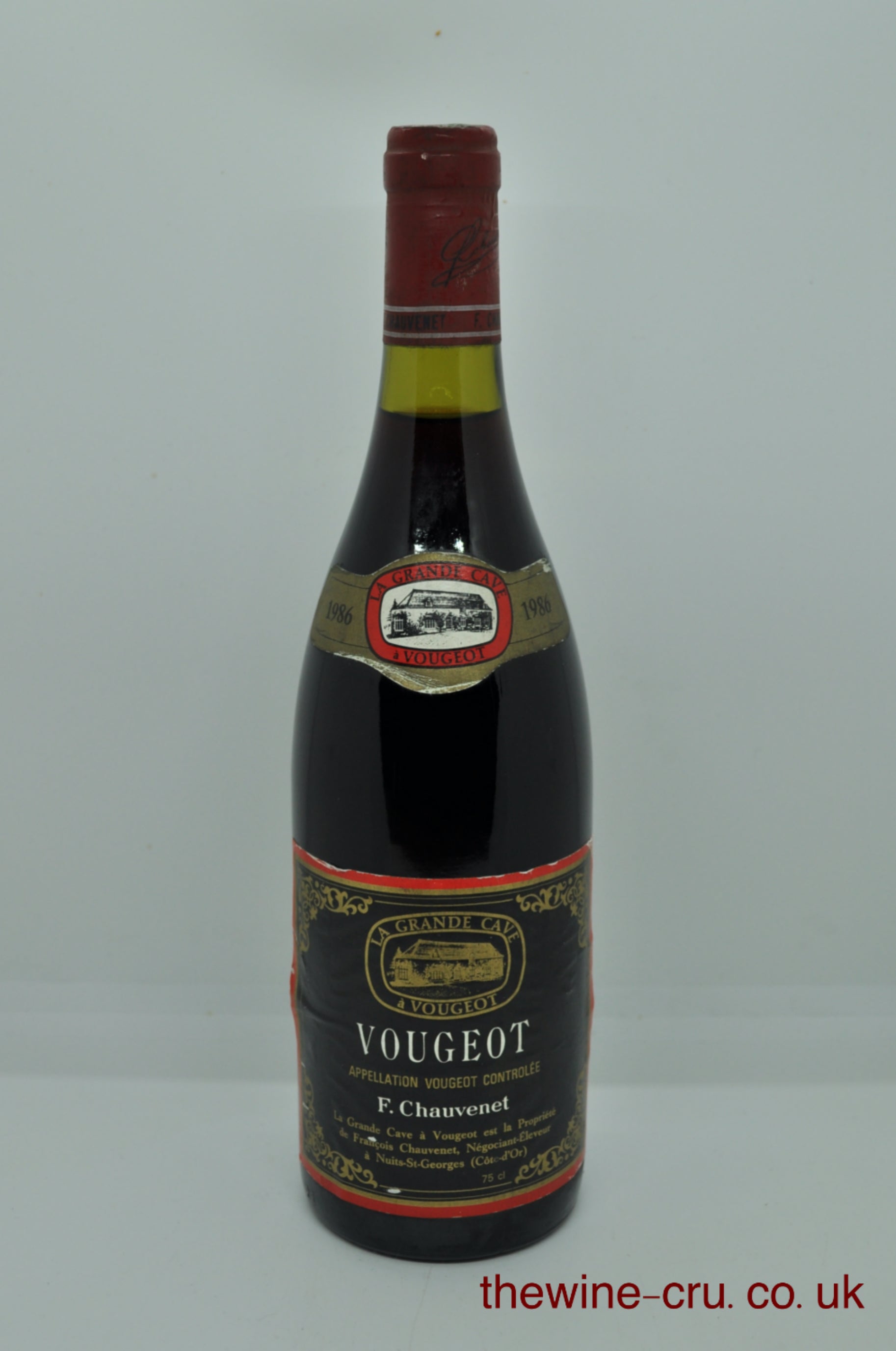 1986 vintage red wine. The bottle is in good condition. Immediate delivery. Free local delivery. Gift wrapping available.