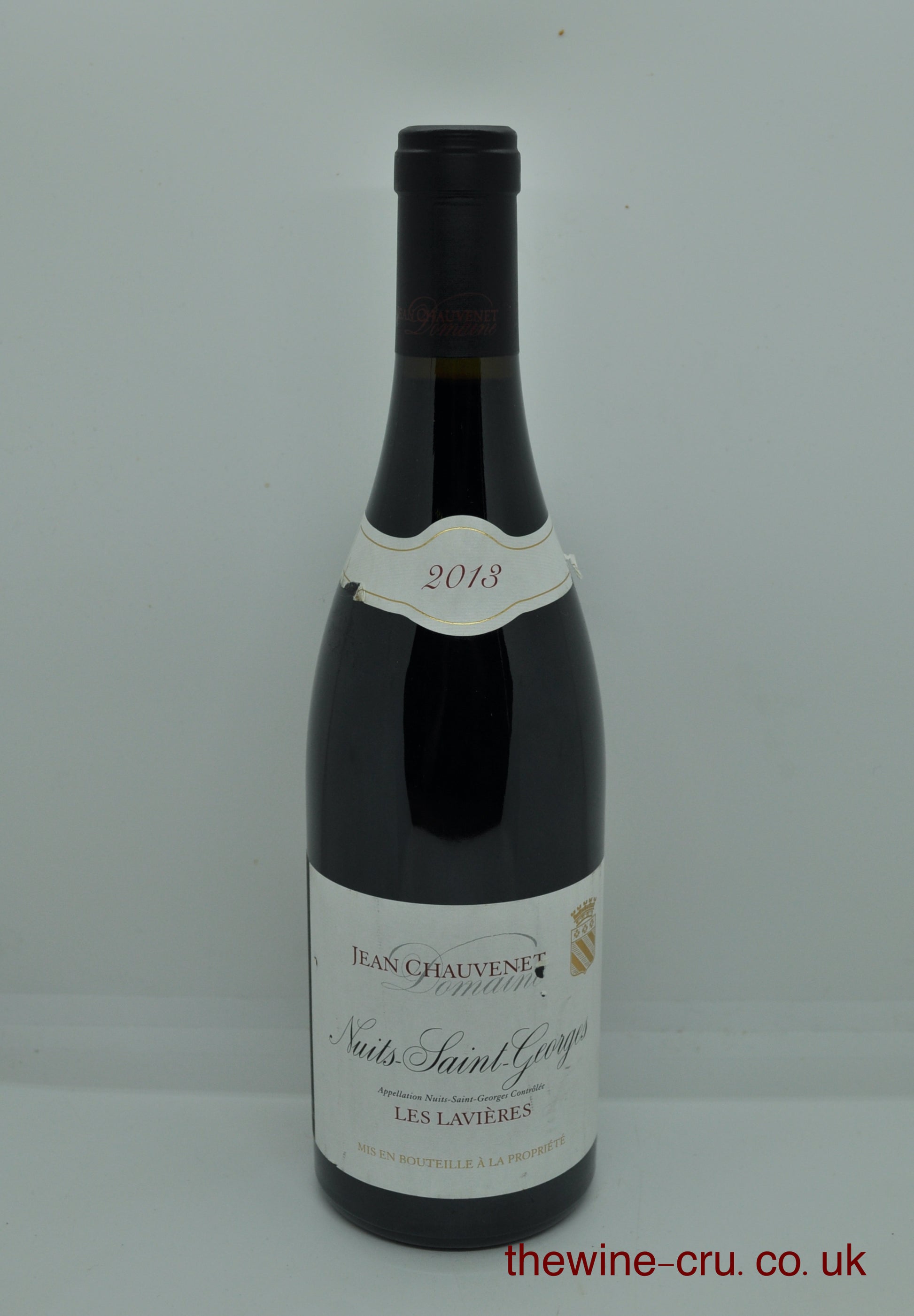 2013 vintage red wine from the Cote de Nuits. The bottle is in good condition. Immediate delivery. free local delivery. Gift wrapping available.