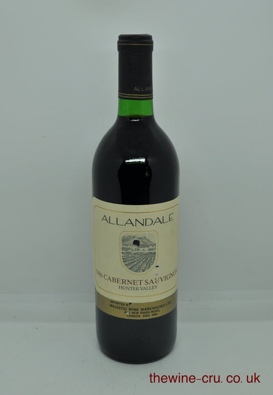 1986 vintage red wine. The bottle is in excellent condition. Immediate availability Free local delivery. Gift wrapping available.