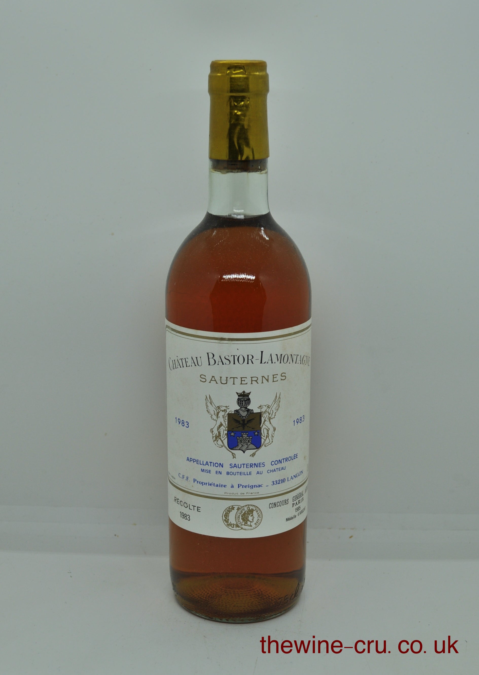 1983 vintage sweet white wine. The bottles are in good condition with the wine level being base of neck. Immediate delivery. Free local delivery. Gift wrapping available.