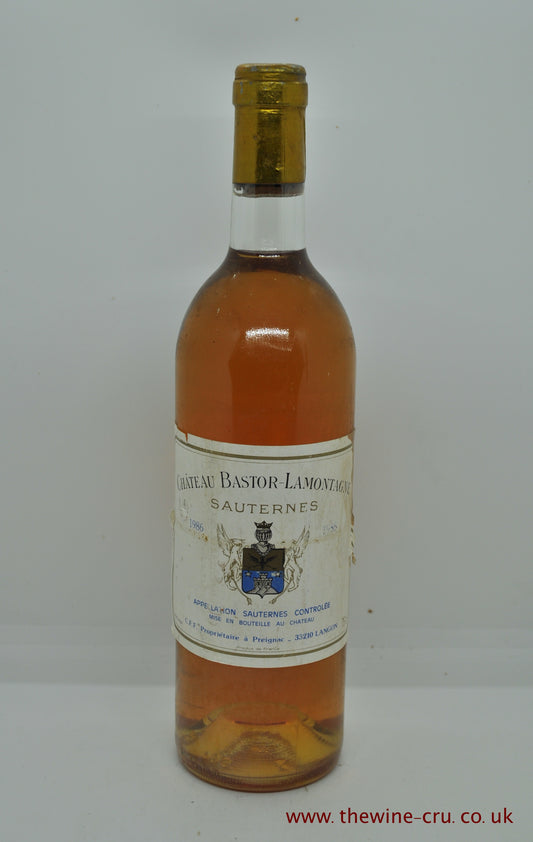 1986 vintage sweet white wine. The bottle is in good condition. Immediate delivery. Free local delivery. Gift wrapping available.