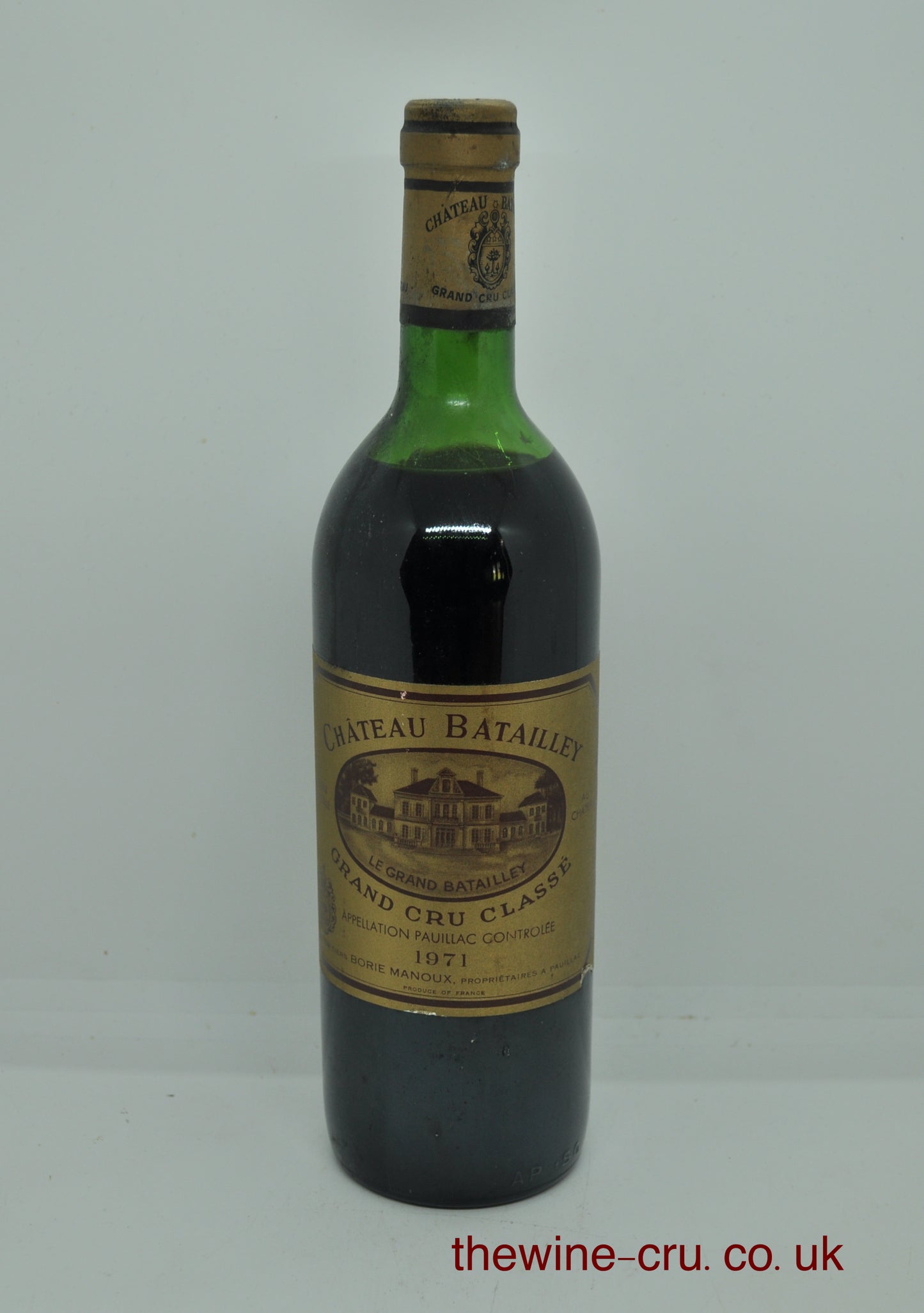 1971 vintage red wine. The bottle is in good condition with the wine level being high shoulder. Immediate delivery. Free local delivery. Gift wrapping available.