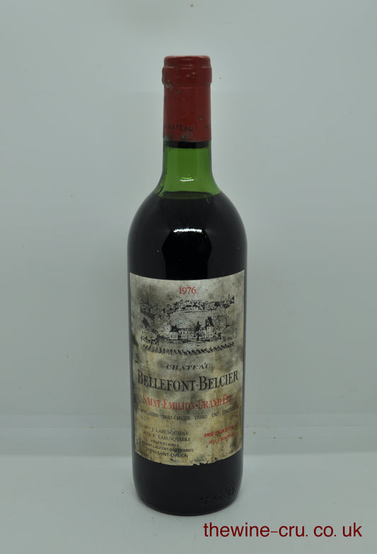 1976 vintage red wine. The bottle is in good general condition. The label is bin soiled and the wine level is top shoulder. Immediate delivery. Free local delivery. Gift wrapping available.