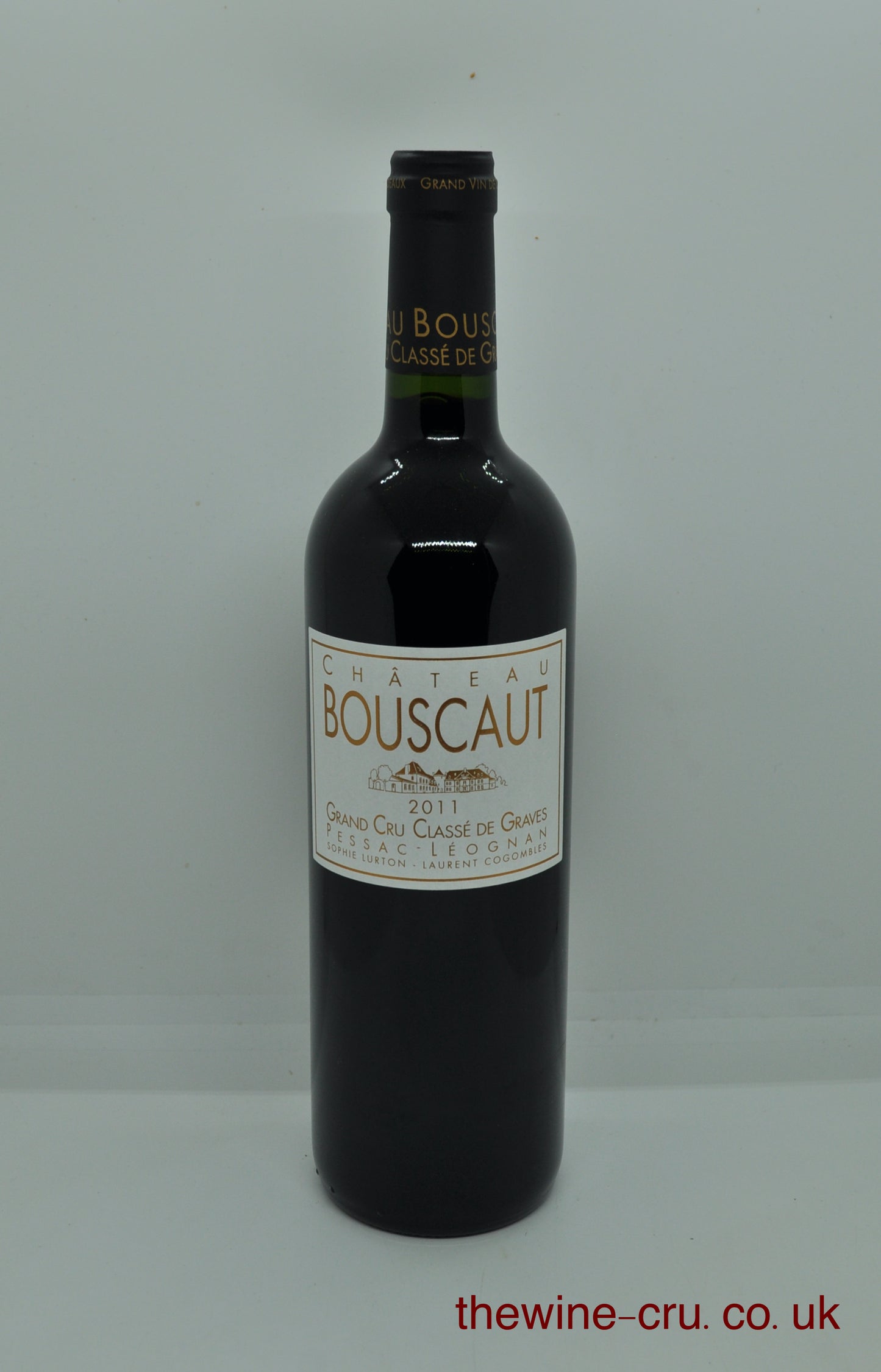 2011 vintage red wine from Pessac-Leognan, Bordeaux. The bottle is in good condition. Immediate delivery. Free local delivery. Gift wrapping available.