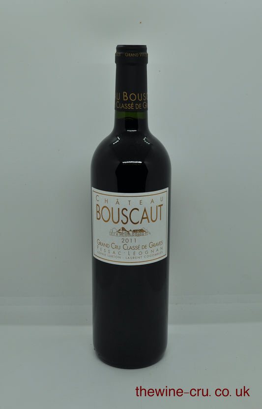 2011 vintage red wine from Pessac-Leognan, Bordeaux. The bottle is in good condition. Immediate delivery. Free local delivery. Gift wrapping available.