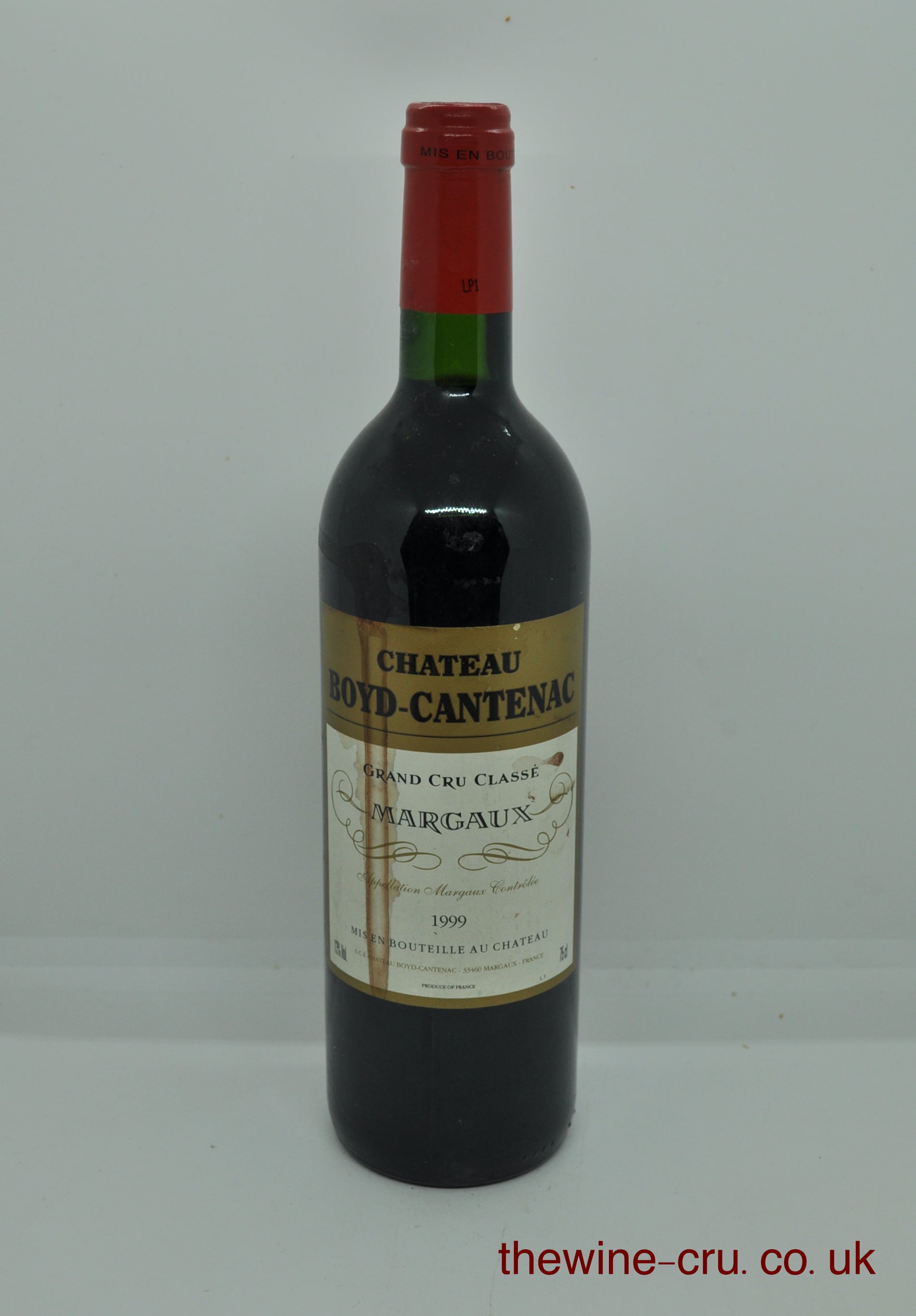 1999 vintage red wine. The bottle is in good condition, there is a stai on the label from another bottle. Immediate delivery. Free local delivery. Gift wrapping available.