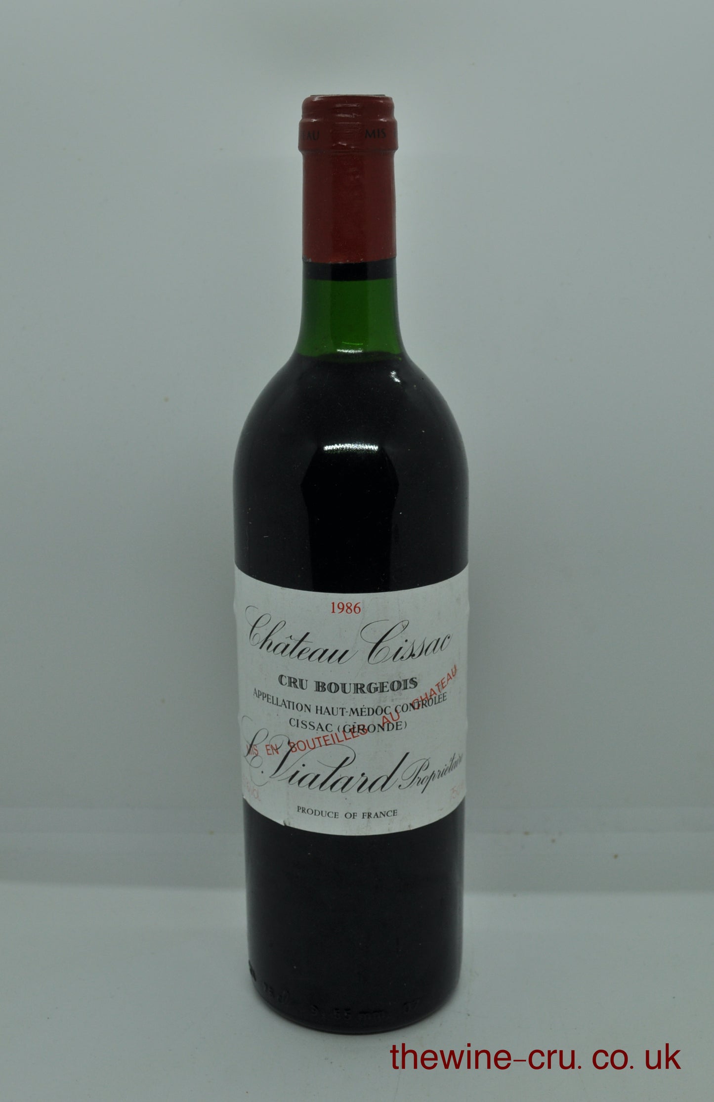 1986 vintage red wine. The bottle is in good general condition with the wine level base of neck. Immediate delivery. Free local delivery. Gift wrapping available.