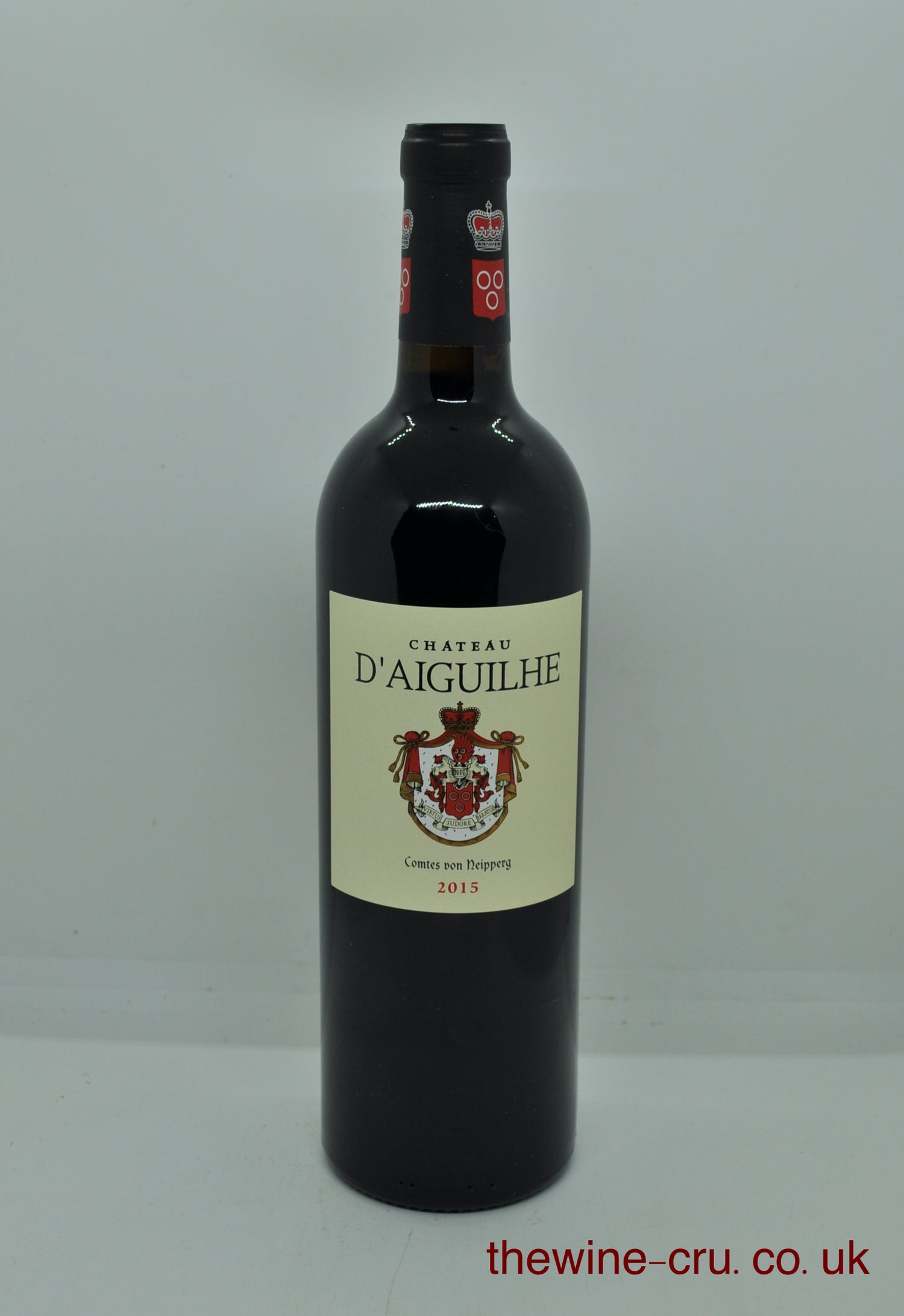 2015 vintage red wine. The bottle is in excellent condition. Immediate delivery. Free local delivery. Gift wrapping available.