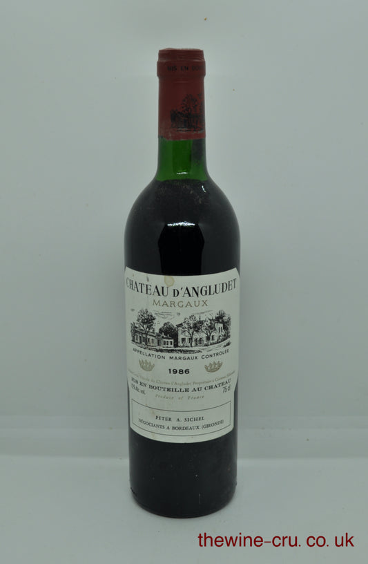 1986 vintage red wine. The bottle is in good condition with the wine level very top shoulder. Immediate delivery. Free local delivery. Gift wrapping available.