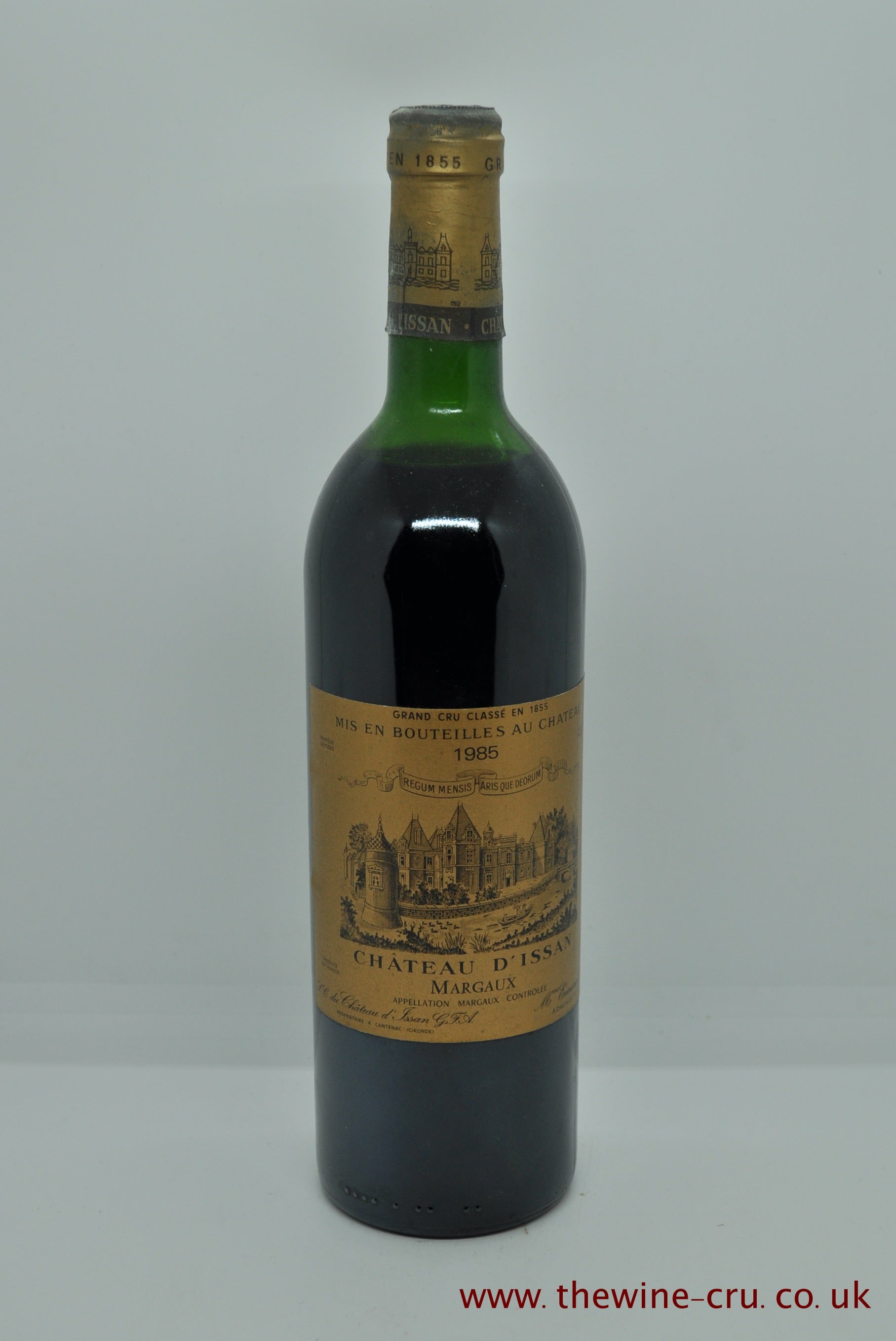 1985 vintage red wine. The bottle has a slightly corroded capsule and the wine level is high shoulder. Immediate delivery. Free local delivery. Gift wrapping available.