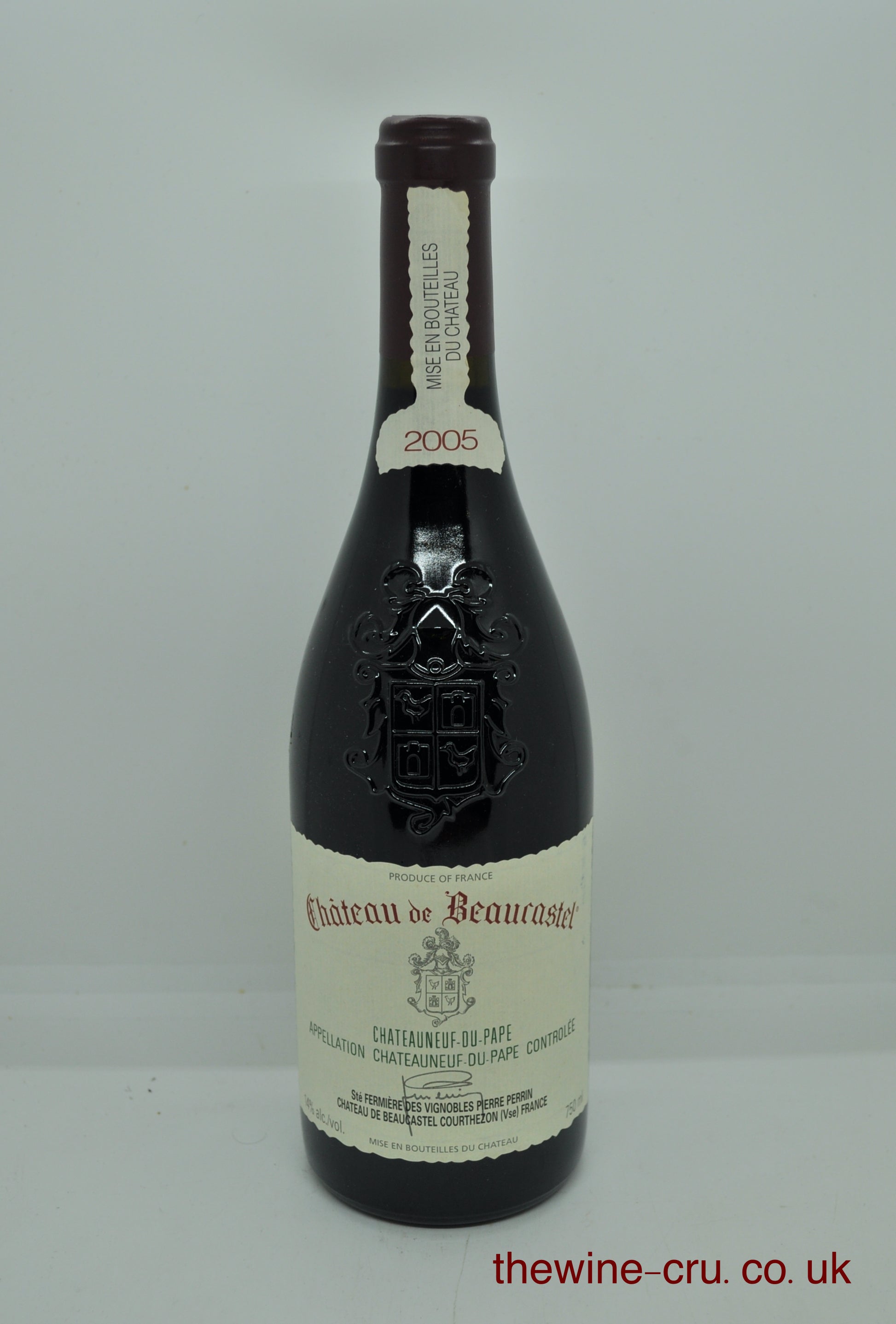 2005 vintage red wine from the Southern Rhone Valley. The bottle is in excellent condition. Immediate delivery. Free local delivery. Gift wrapping available.