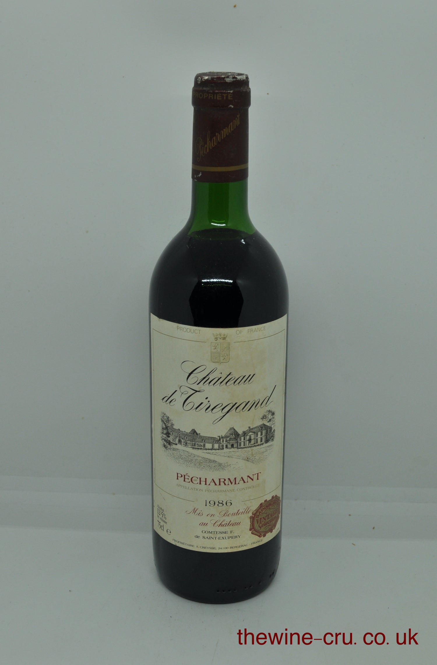1986 vintage red wine from Pecharmant. The bottle is in good condition with the wine level being top shoulder. Immediate delivery. Free local delivery. Gift wrapping available.