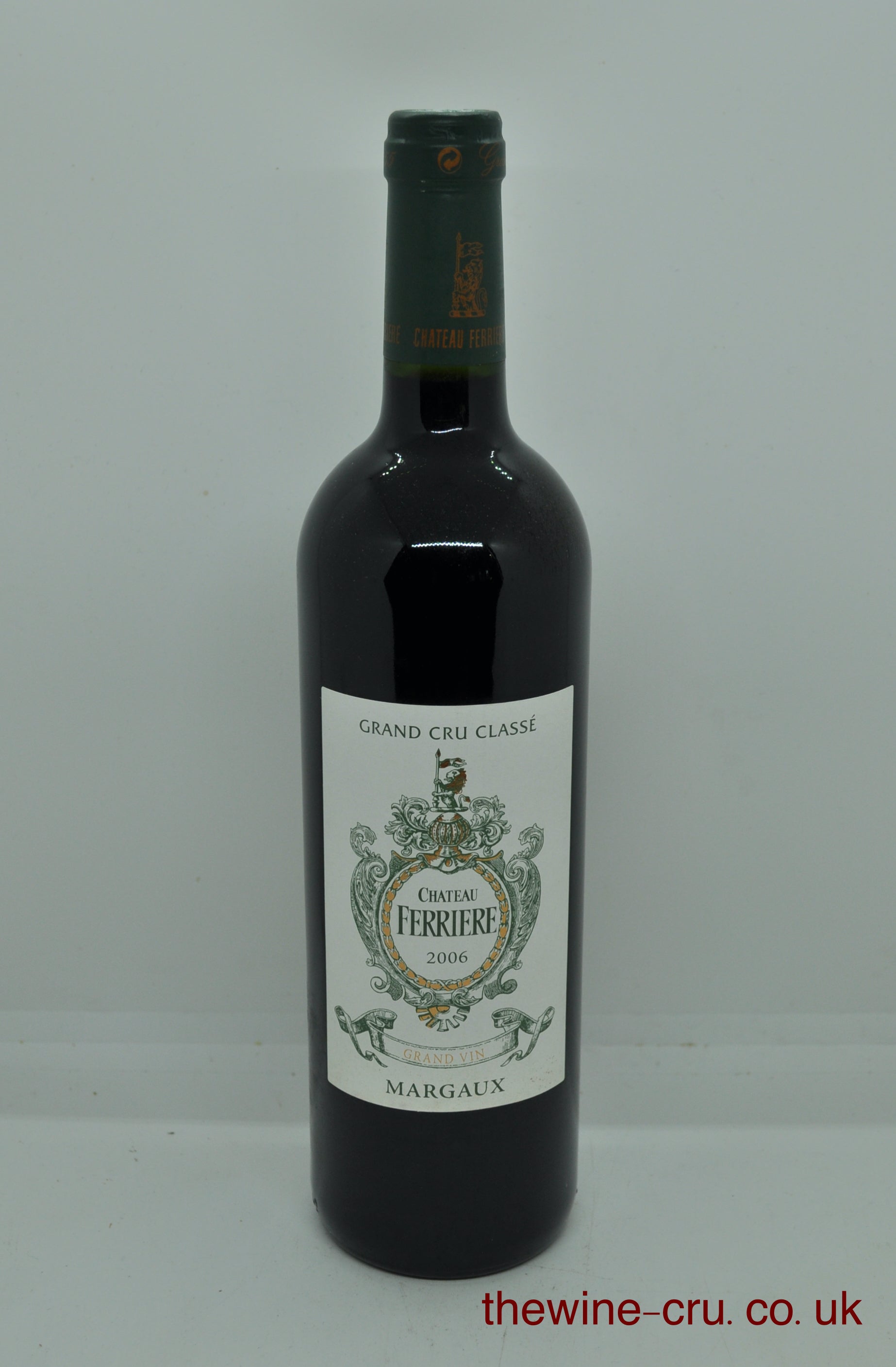 2006 vintage red wine. The bottle is in excellent condition. Immediate delivery. Free local delivery. Gift wrapping available.