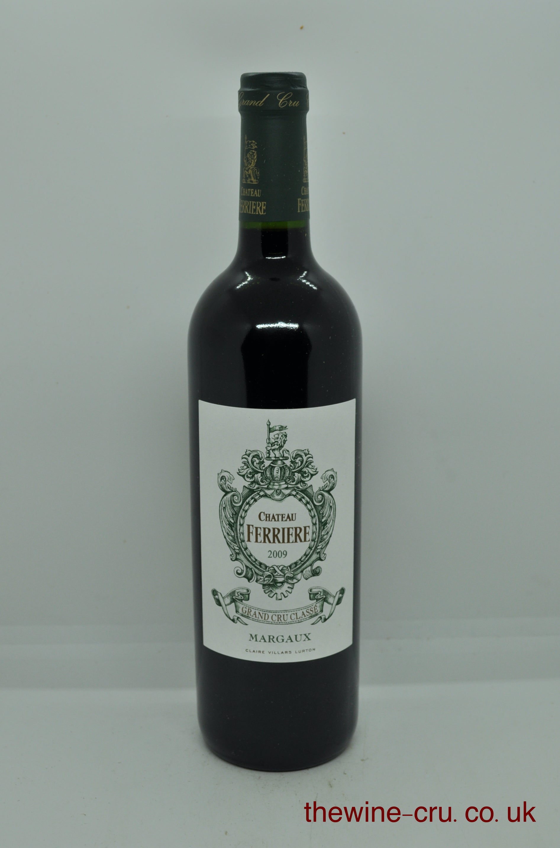 2009 vintage red wine from Bordeaux France. The bootle is in excellent condition. Immediate delivery. Free local delivery. Gift wrapping available.