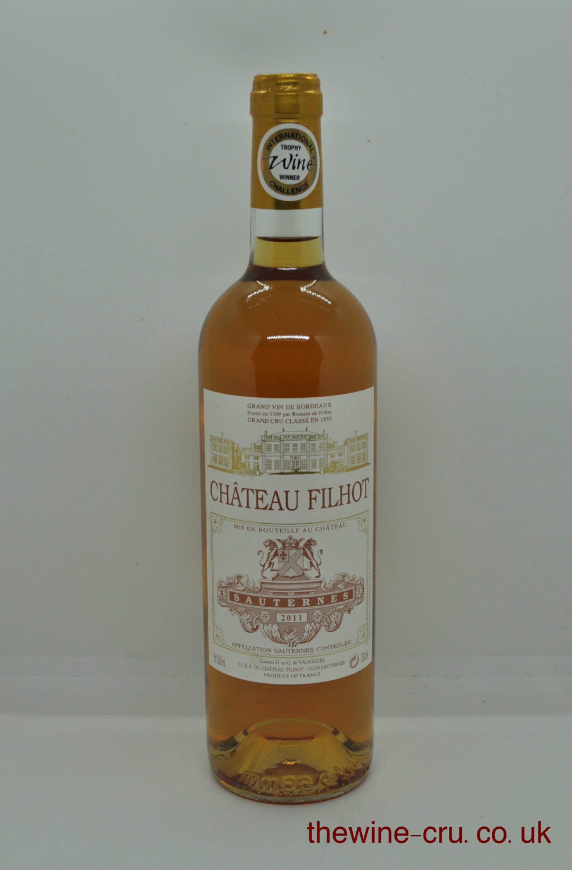 bottle of 2011 vintage sweet wine wine from Sauterne. The bottle is in excellent condition. Immediate delivery. Free local delivery. Gift wrapping available.