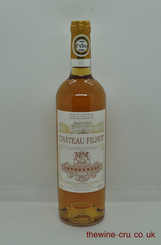 bottle of 2011 vintage sweet wine wine from Sauterne. The bottle is in excellent condition. Immediate delivery. Free local delivery. Gift wrapping available.
