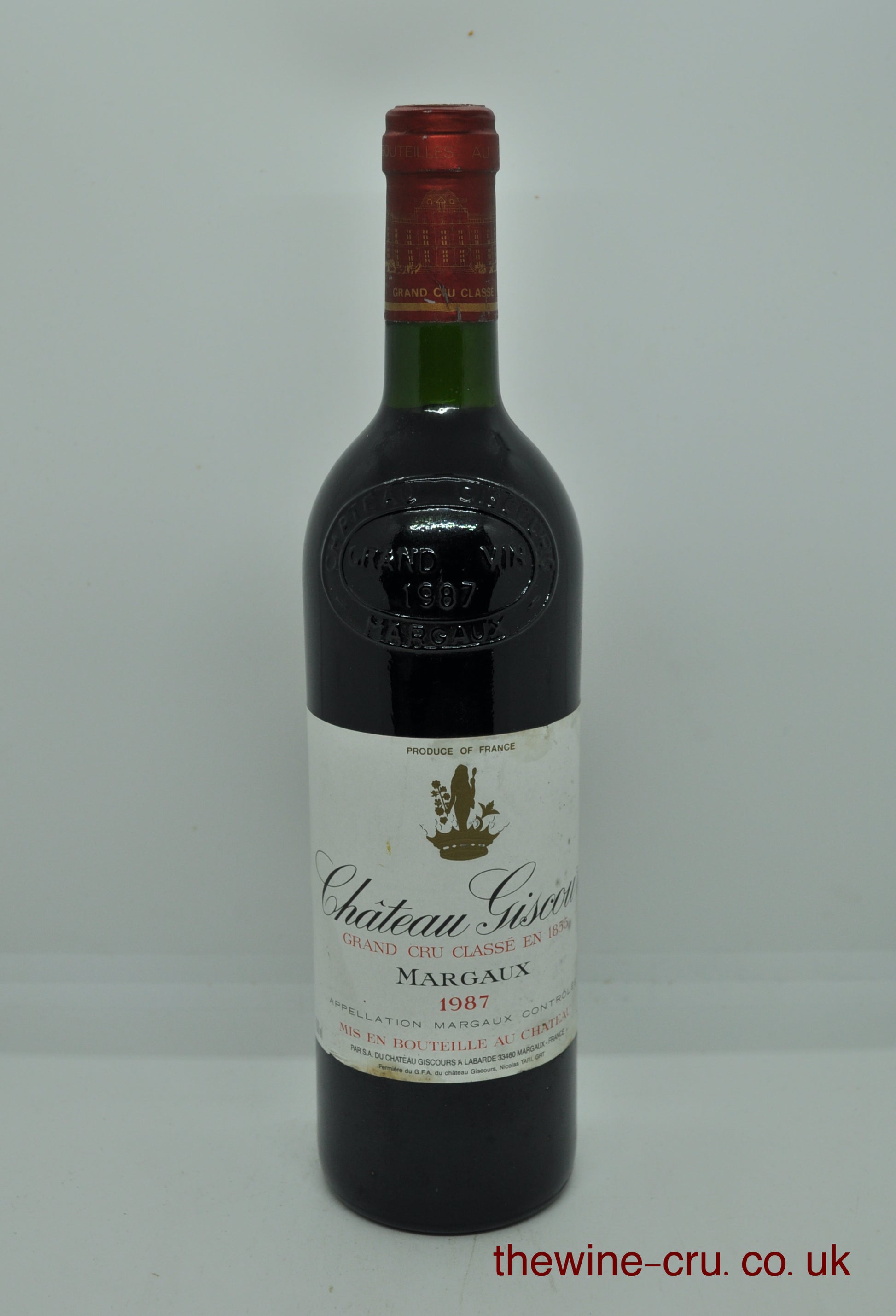 a bottle of Chateau Giscours, Margaux, Bordeaux. 1987 vintage red wine. The bottle is in good condition. Immediate delivery. free local delivery. Gift wrapping available