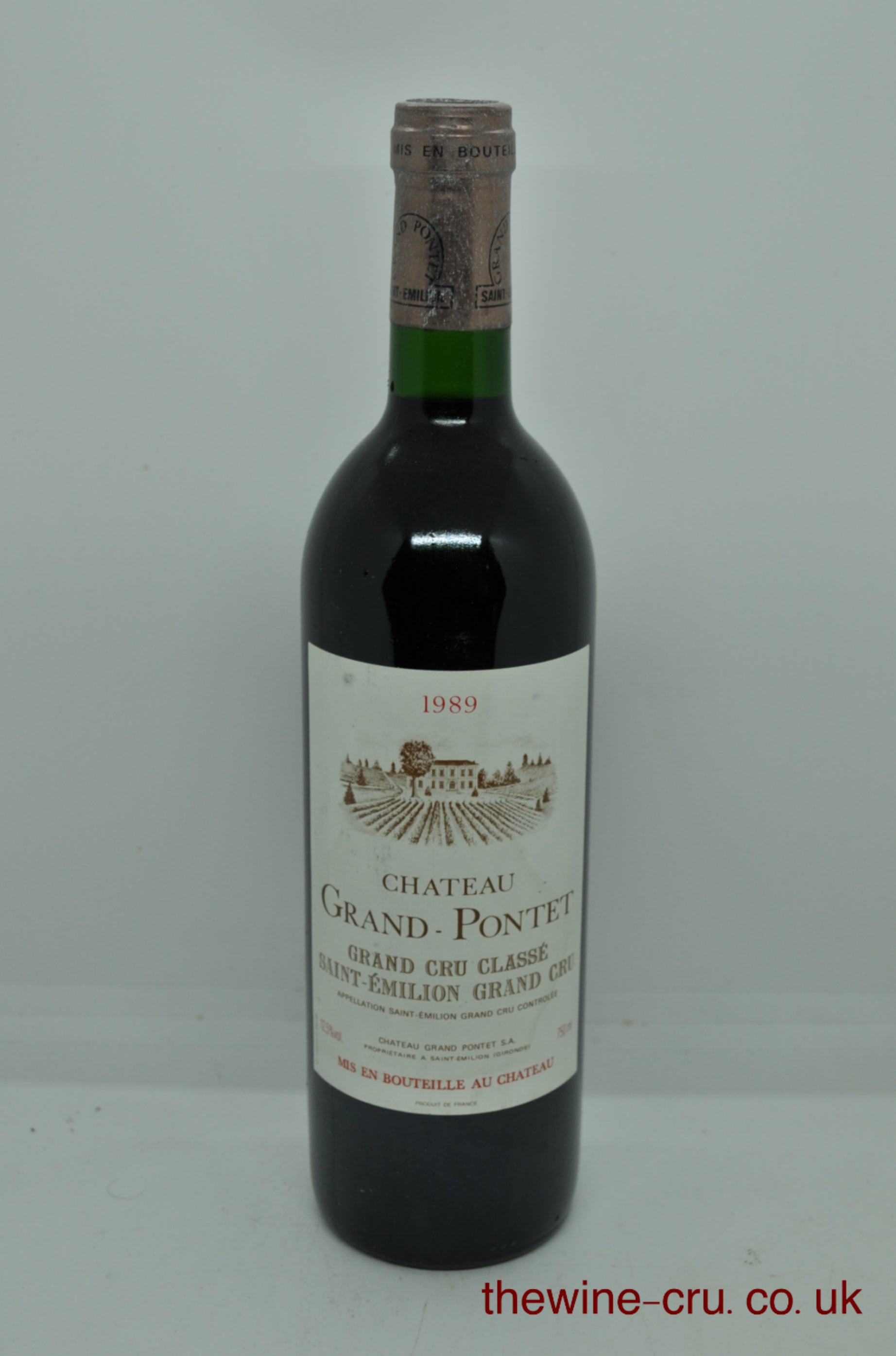 1989 vintage red wine from saint Emilion. The bottle is in good condition. Immediate delivery. Free local delivery. Gift wrapping available