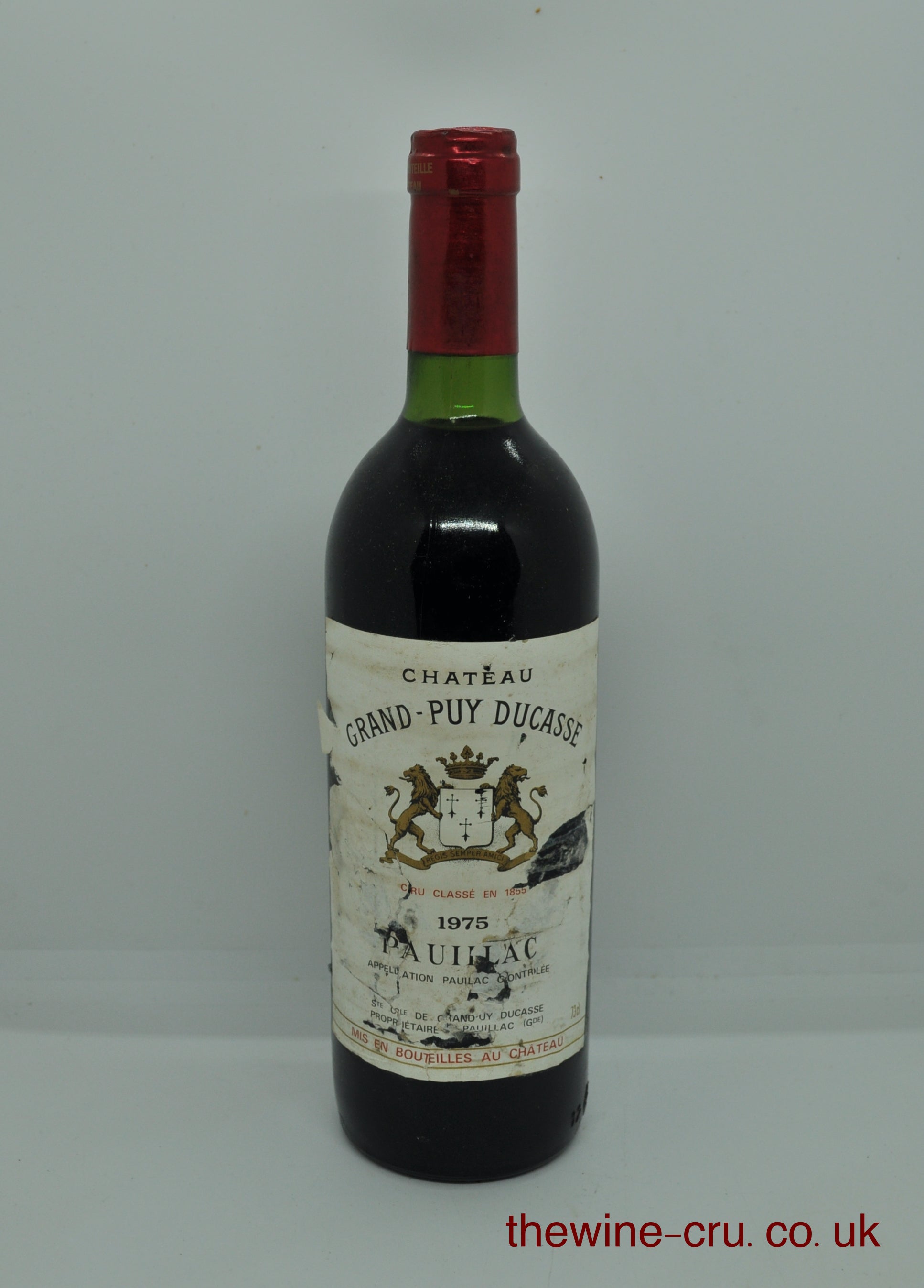 1975 vintage red wine. The bottle is in good condition. The label is a little scrappy and the wine level is base of neck. Immediate delivery. Free local delivery. Gift wrapping available.