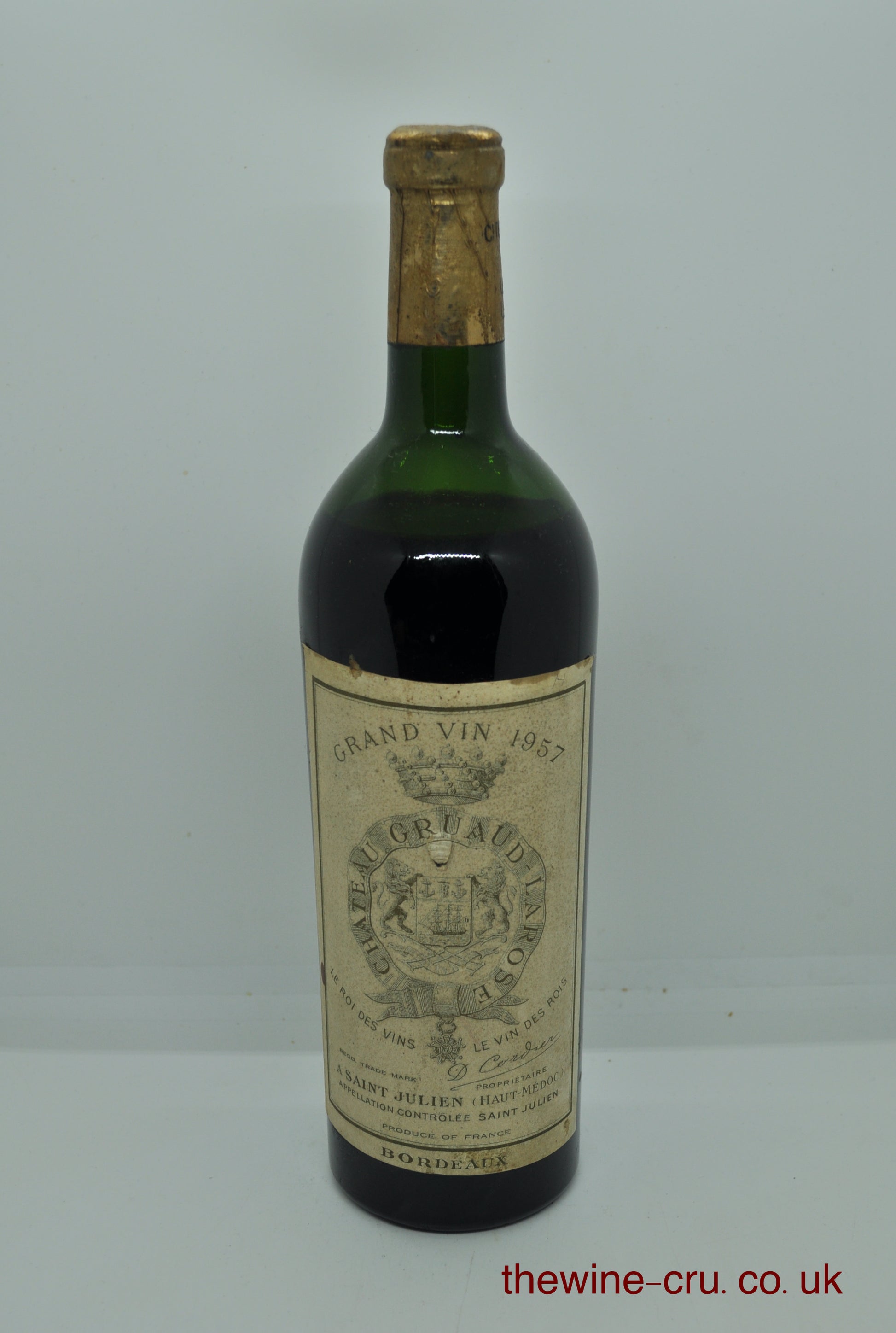 1957 vintage red wine. The bottle is in good general condition for its age. The level of the wine is mid shoulder. Immediate delivery. Free local delivery. Gift wrapping available.