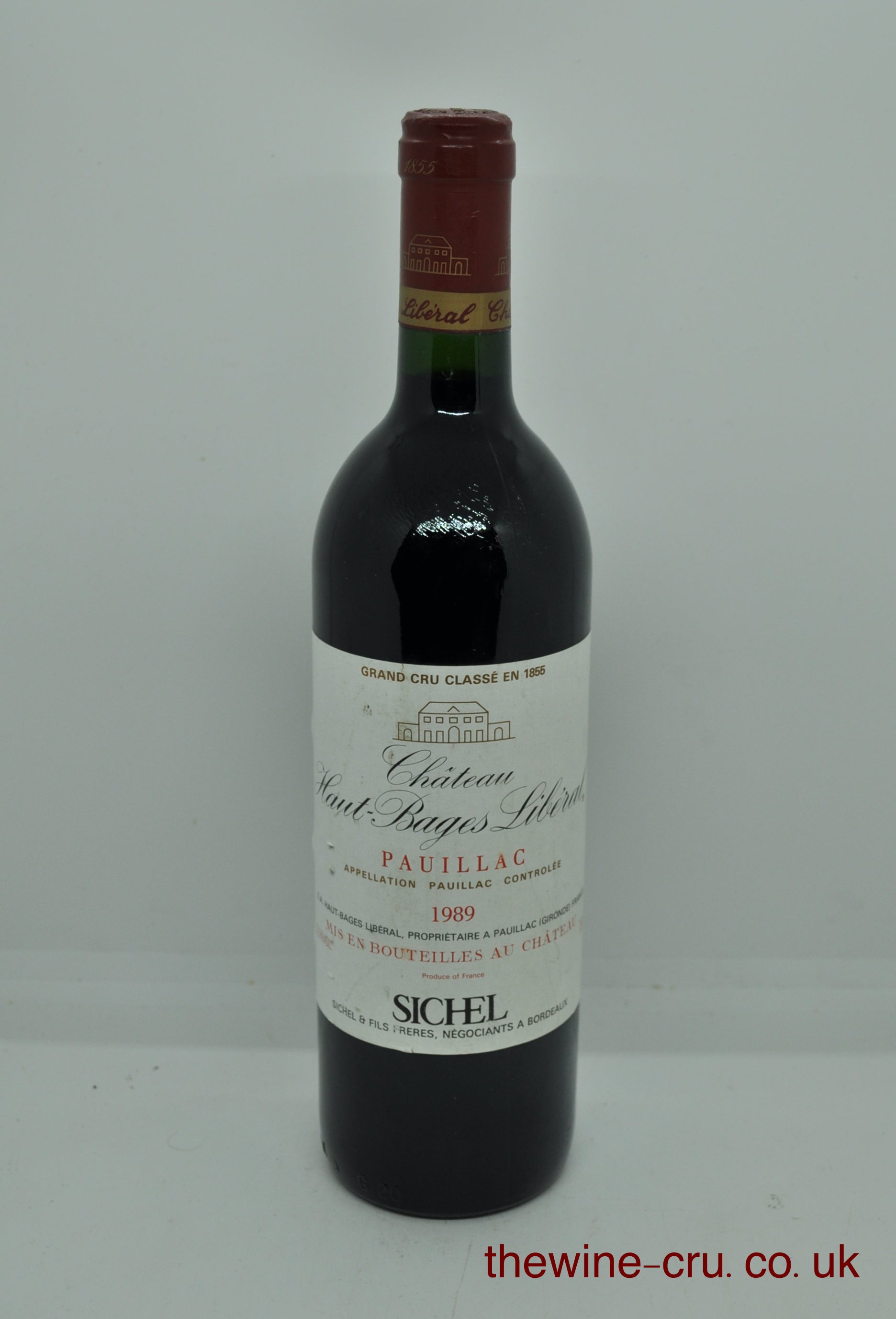 1989 vintage red wine from Bordeaux. The bottle is in good condition. Immediate delivery. Free local delivery. Gift wrapping available.