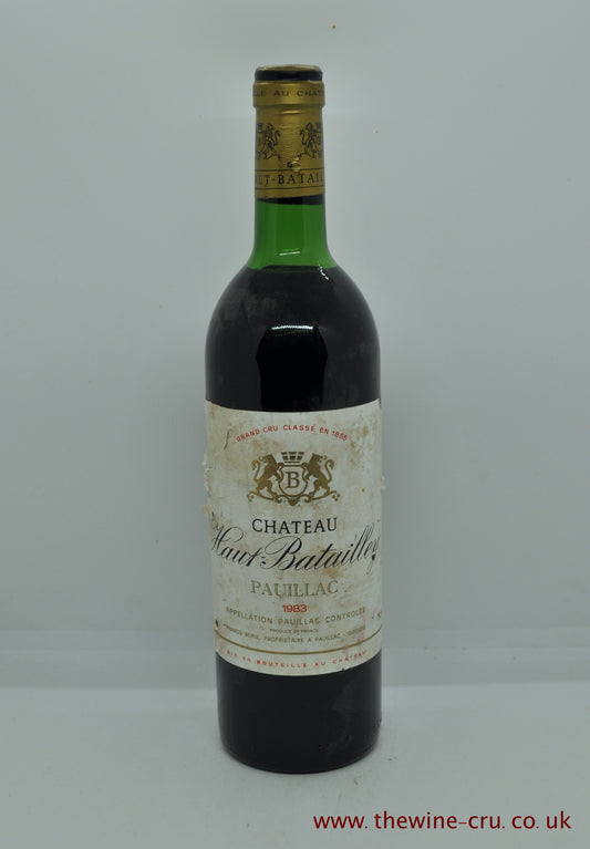 1983 vintage red wine. The bottle is in god general condition. The wine level is top shoulder. Immediate delivery. Free local delivery. Gift wrapping available.