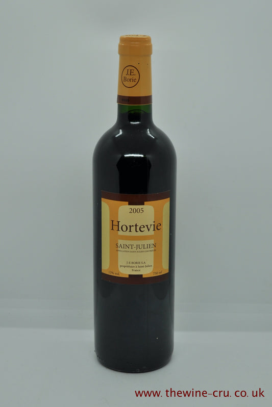 a bottle of 22005 vintage red wine from Hortevie, France, Bordeaux, Saint Julien. The bottle is in excellent condition. Immediate delivery. free local delivery. Gift wrapping available.