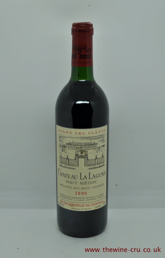 1990 vintage red wine from Bordeaux, France. The bottle is n good general condition with the wine level very top shoulder. Immediate deliver. Free local delivery. Gift wrapping available.