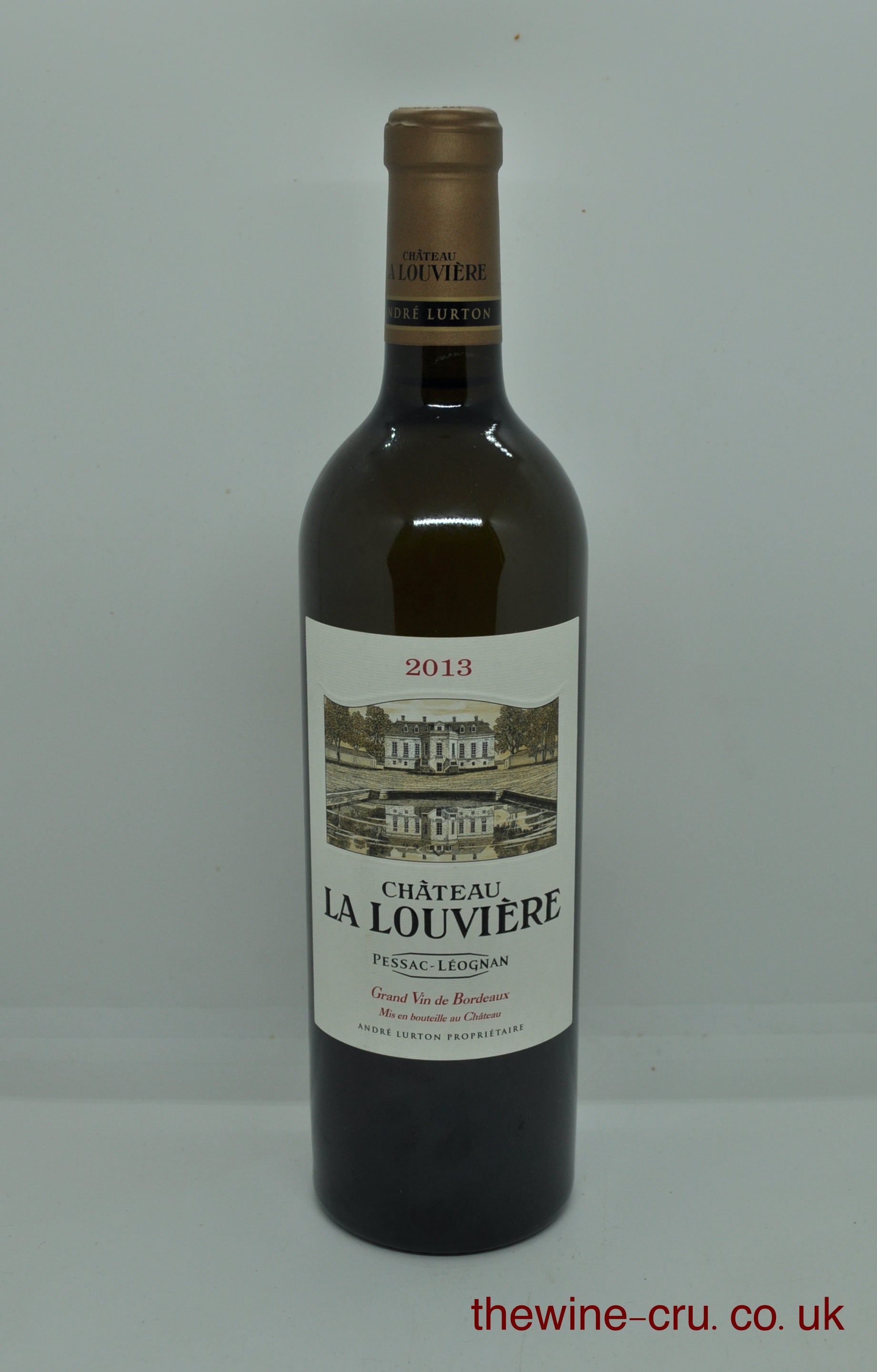 2013 vintage dry white wine. The bottle is in excellent condition. Immediate delivery. fee local delivery. Gift wrapping available.