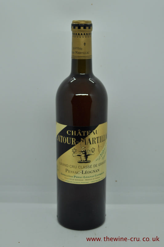 2002 vintage dry white wine from Pessac-Leognan, Bordeaux France. The bottle is in good condition. Immediate delivery. free local delivery. Gift wrapping available.