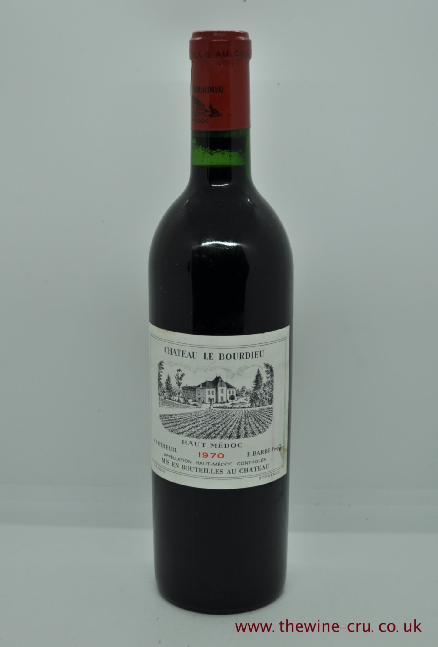 1970 vintage red wine. The bottle is in good condition. Immediate delivery. free local delivery. Gift wrapping available.