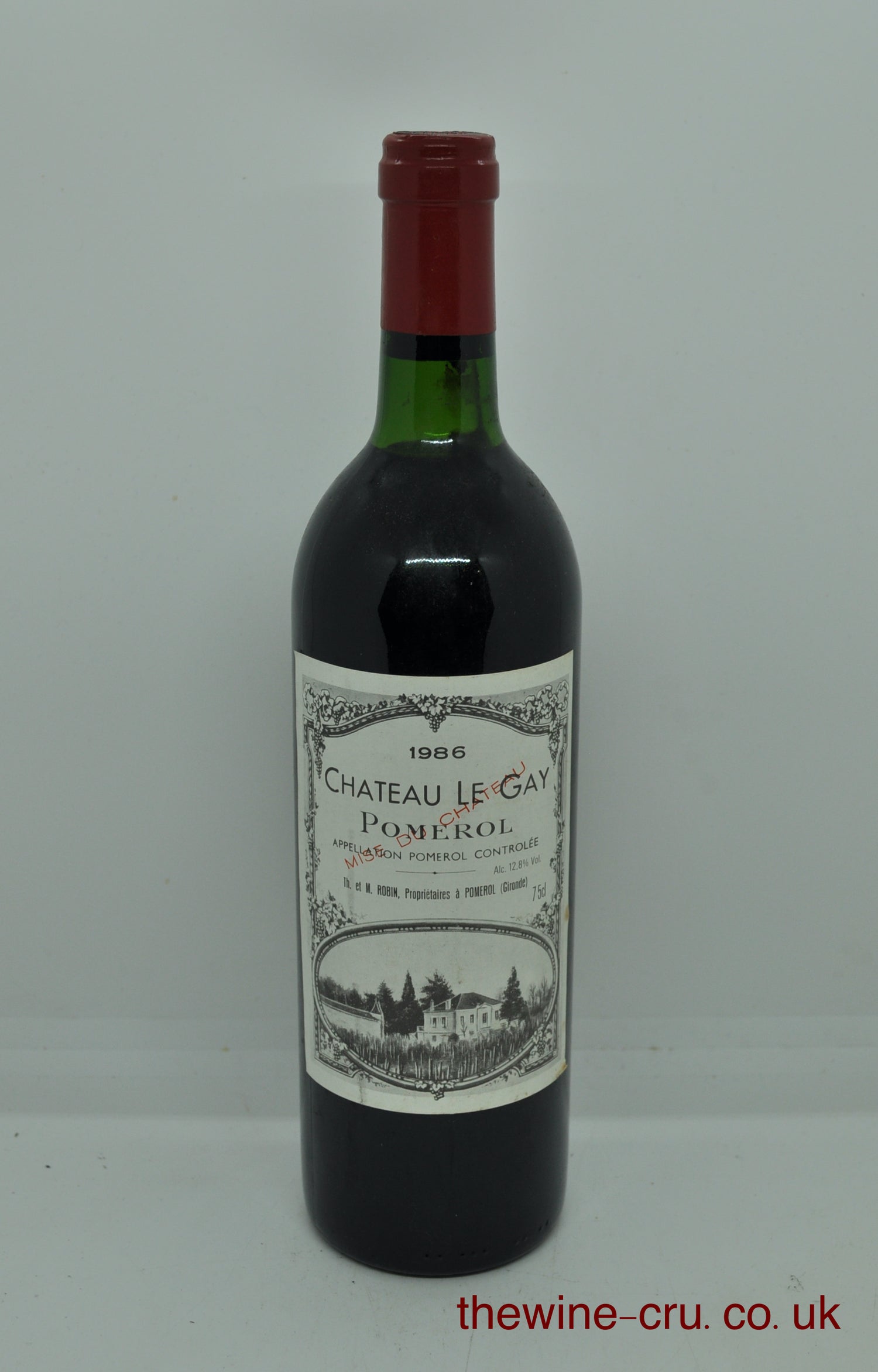 1986 vintage red wine from Pomerol. The bottle is in good condition with the wine level ver top shoulder. Immediate delivery. Free local delivery. Gift wrapping available.