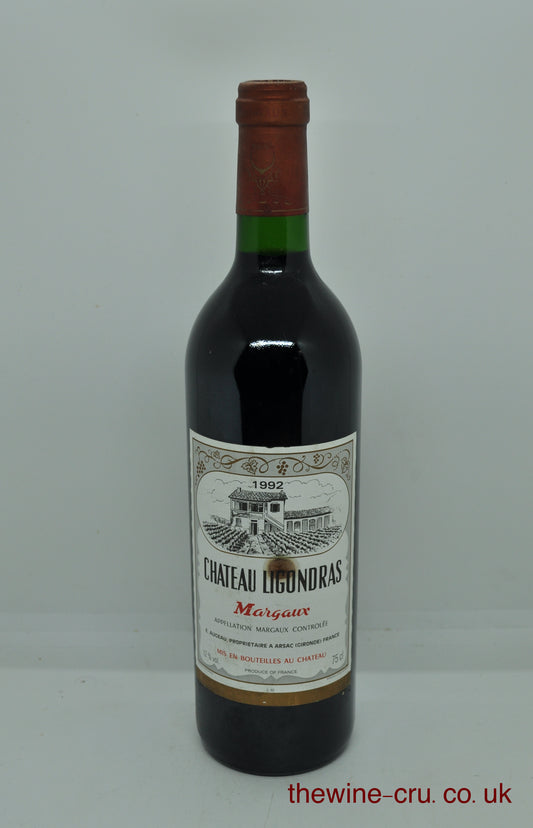 1992 vintage red wine. The bottle is in good condition. Immediate delivery. Free local delivery. Gift wrapping available.