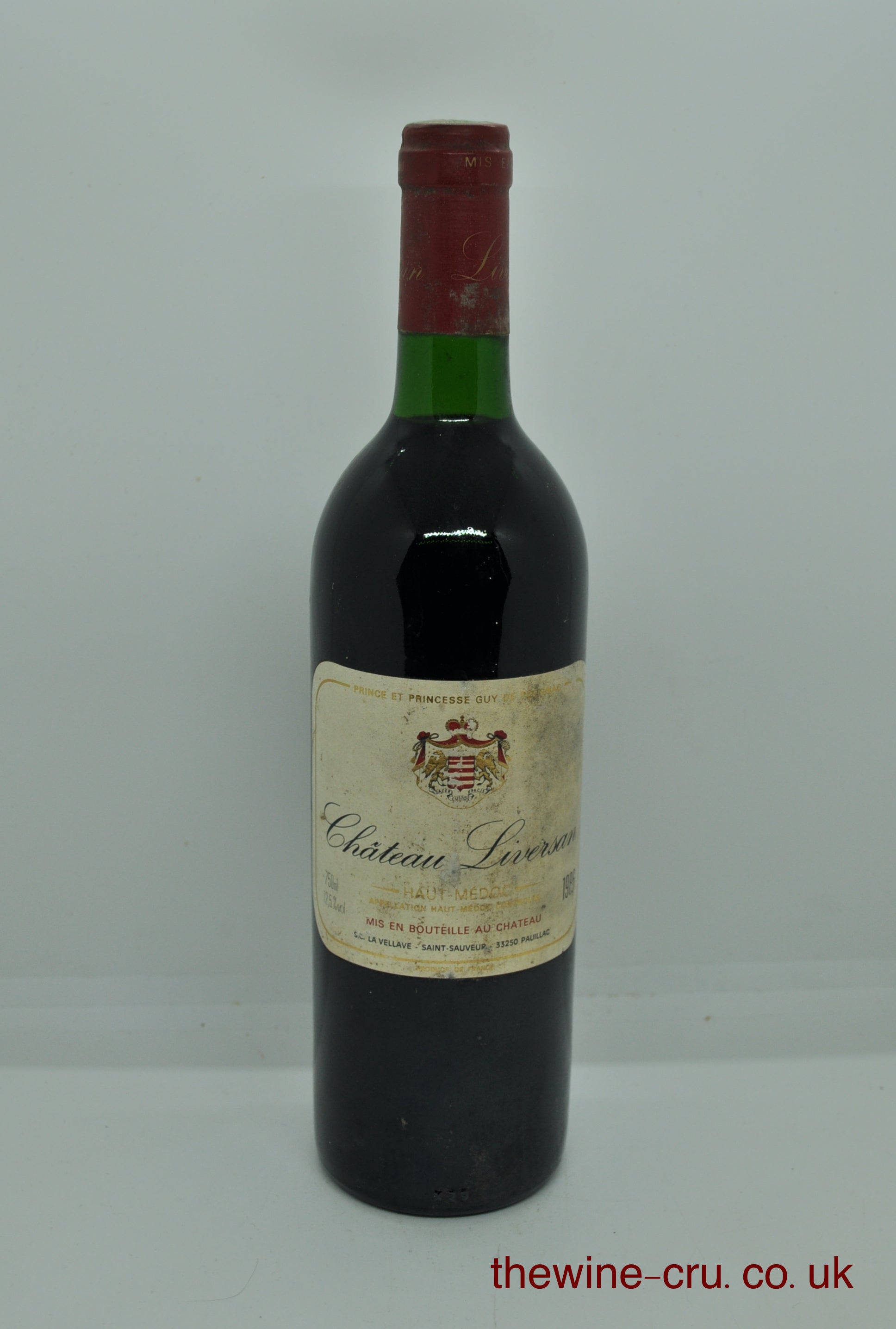 1986 vintage red wine. The bottle is in good condition with the wine level being very top shoulder. The label is a little bin soiled. Immediate delivery. Free local delivery. Gift wrapping available.