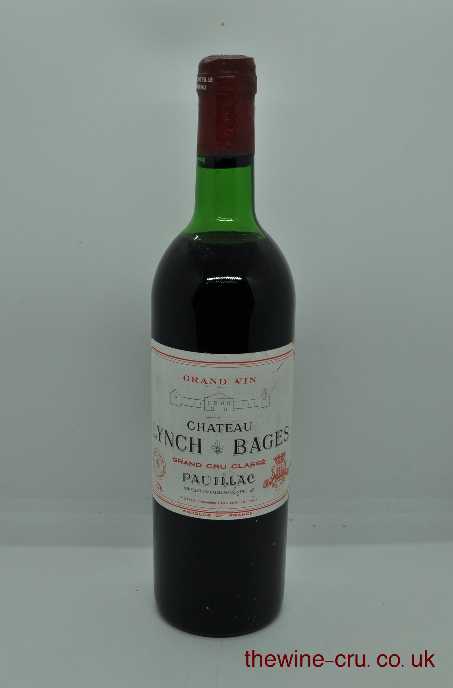 1976 vintage red wine. The bottle is in good general condition with the wine level being top shoulder. Immediate delivery. Free local delivery. Gift wrapping available.